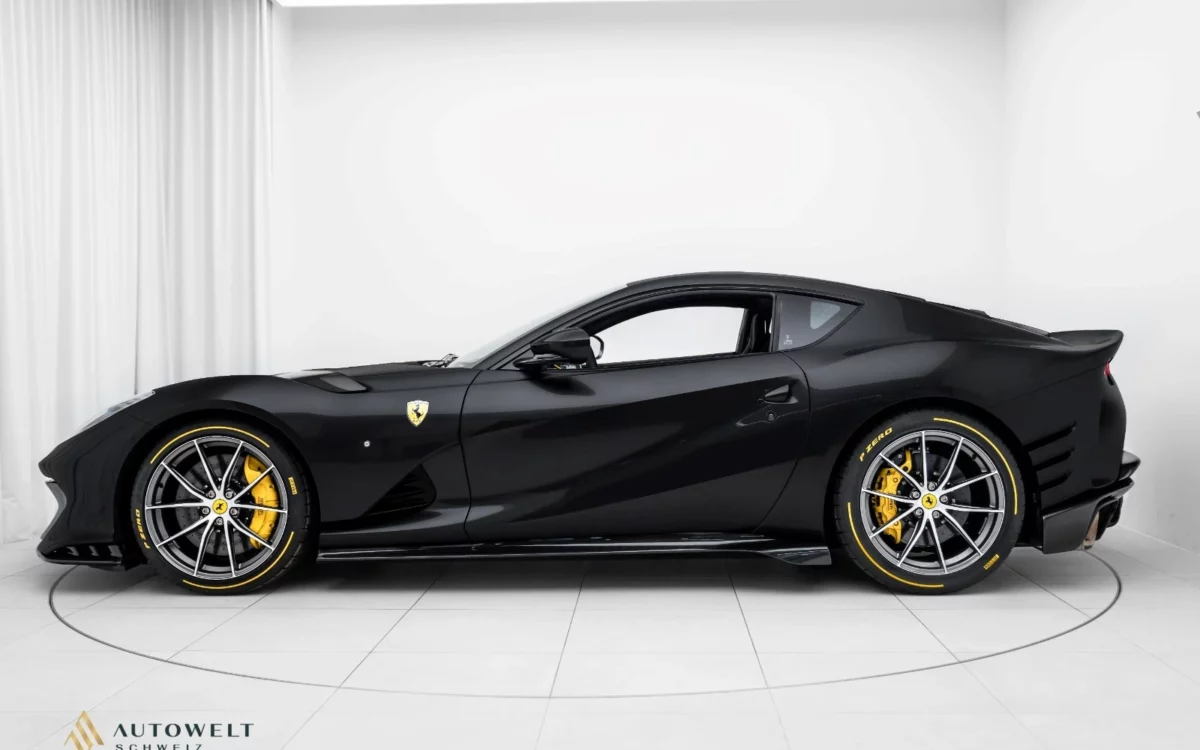2023 Ferrari 812 Competizione