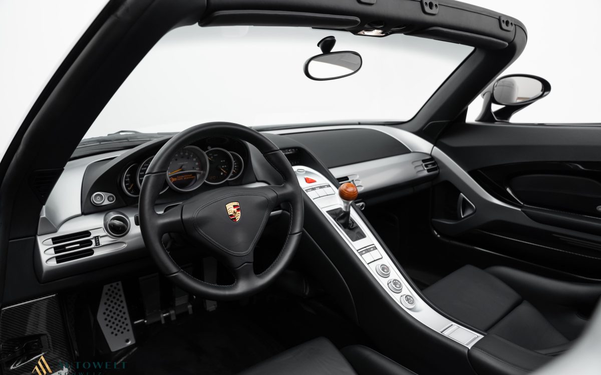 2005 Porsche Carrera GT, 5/8