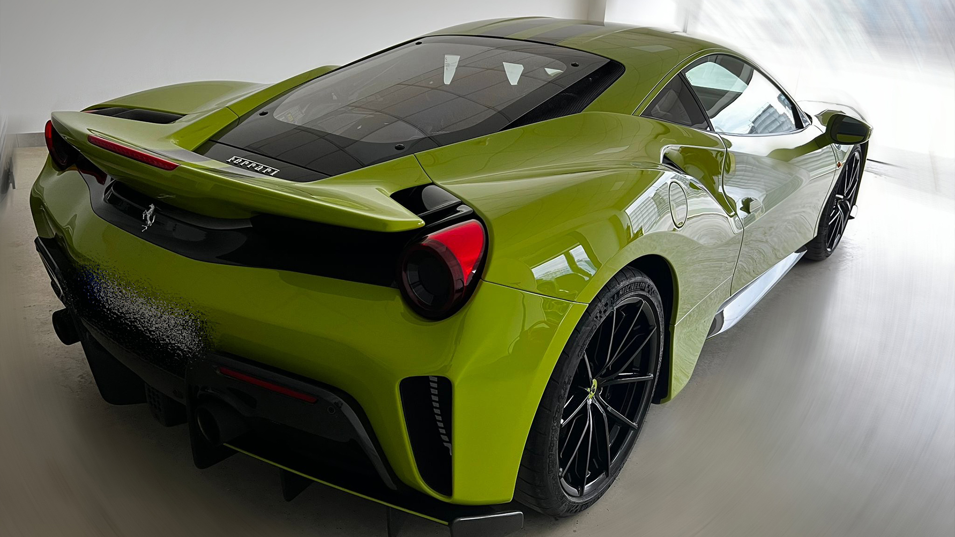 2021 Ferrari 488 Pista, 3/6