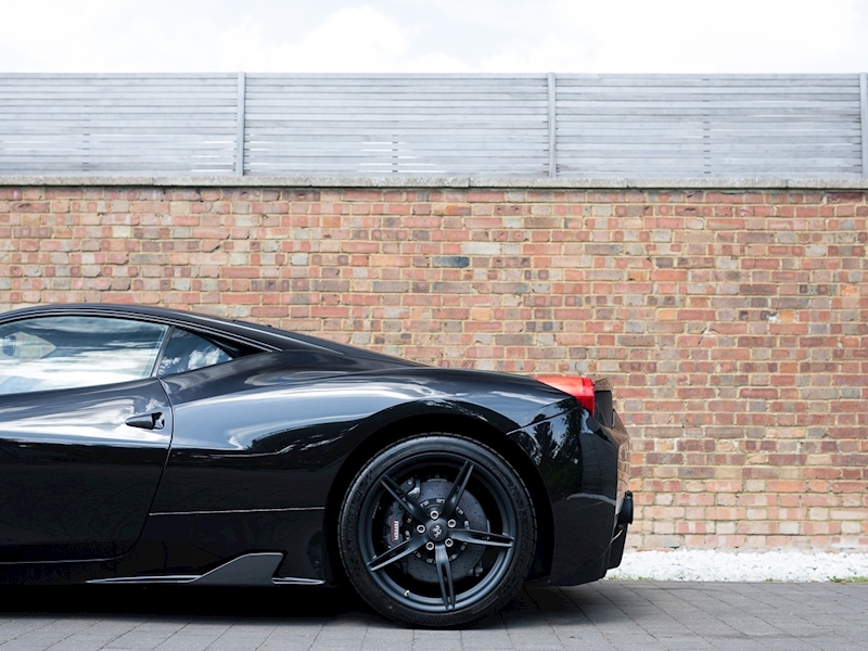 2015 Ferrari 458 Speciale, 18/20