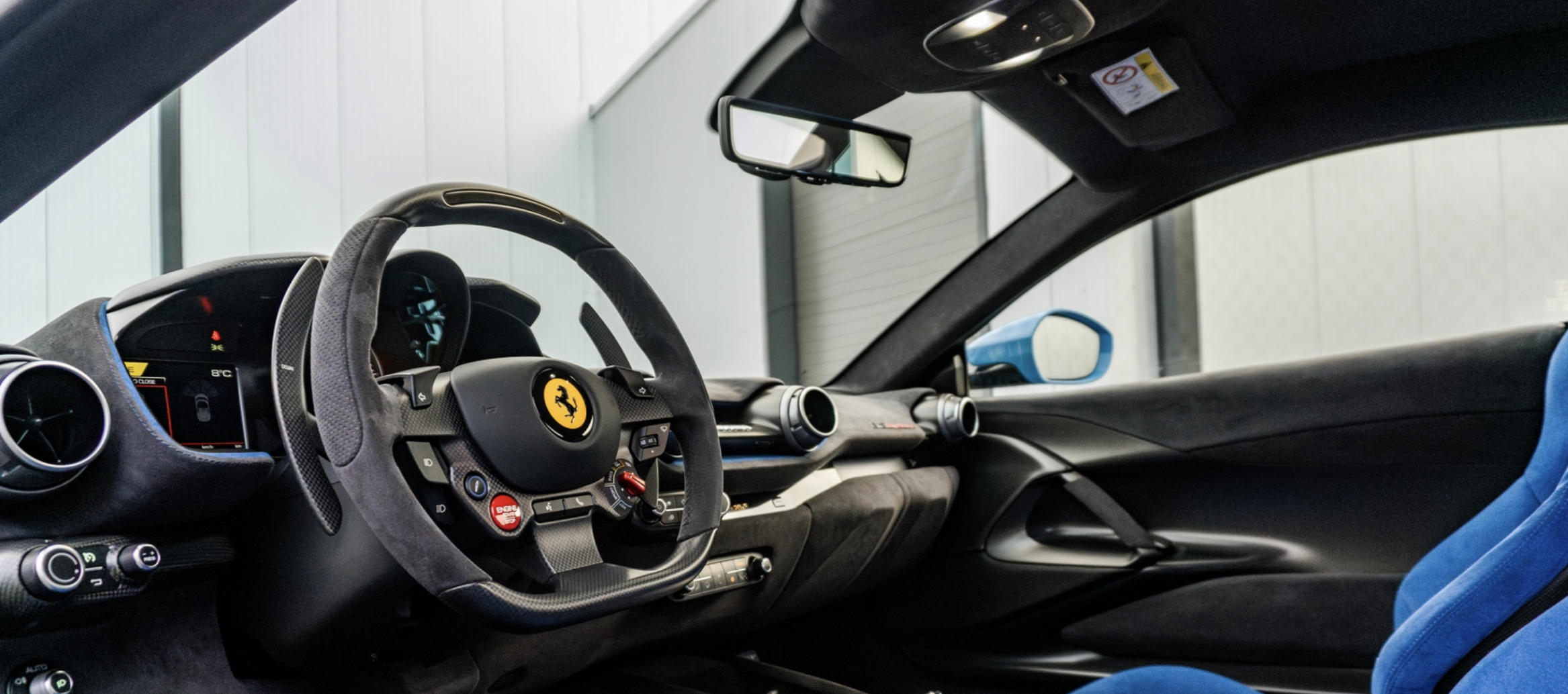 2023 Ferrari 812 Competizione, 2/6