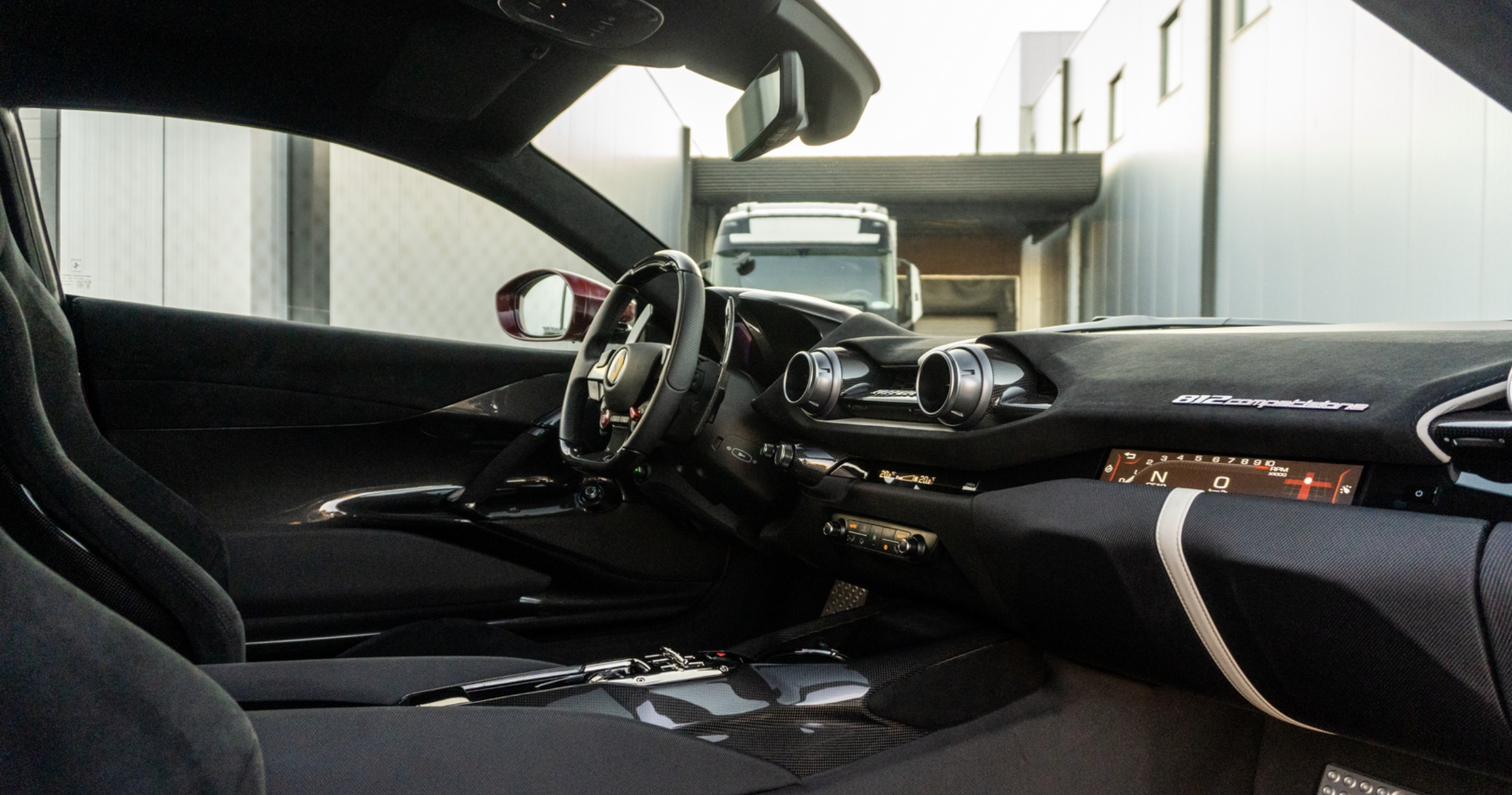 2022 Ferrari 812 Competizione, 3/4