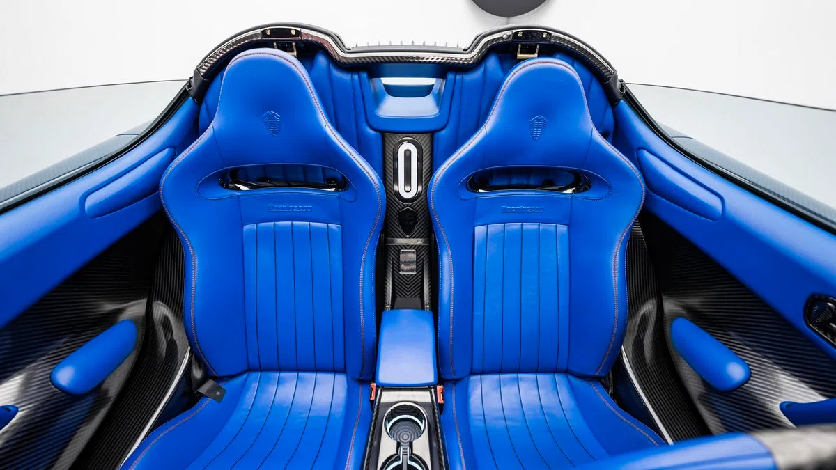 2021 Koenigsegg Regera interior, seats, Blue