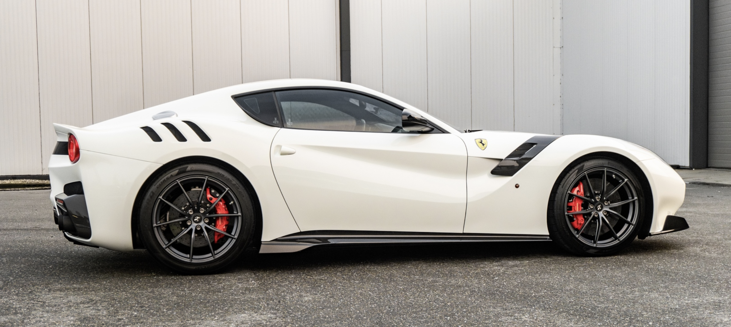 2016 Ferrari F12tdf, 3/8