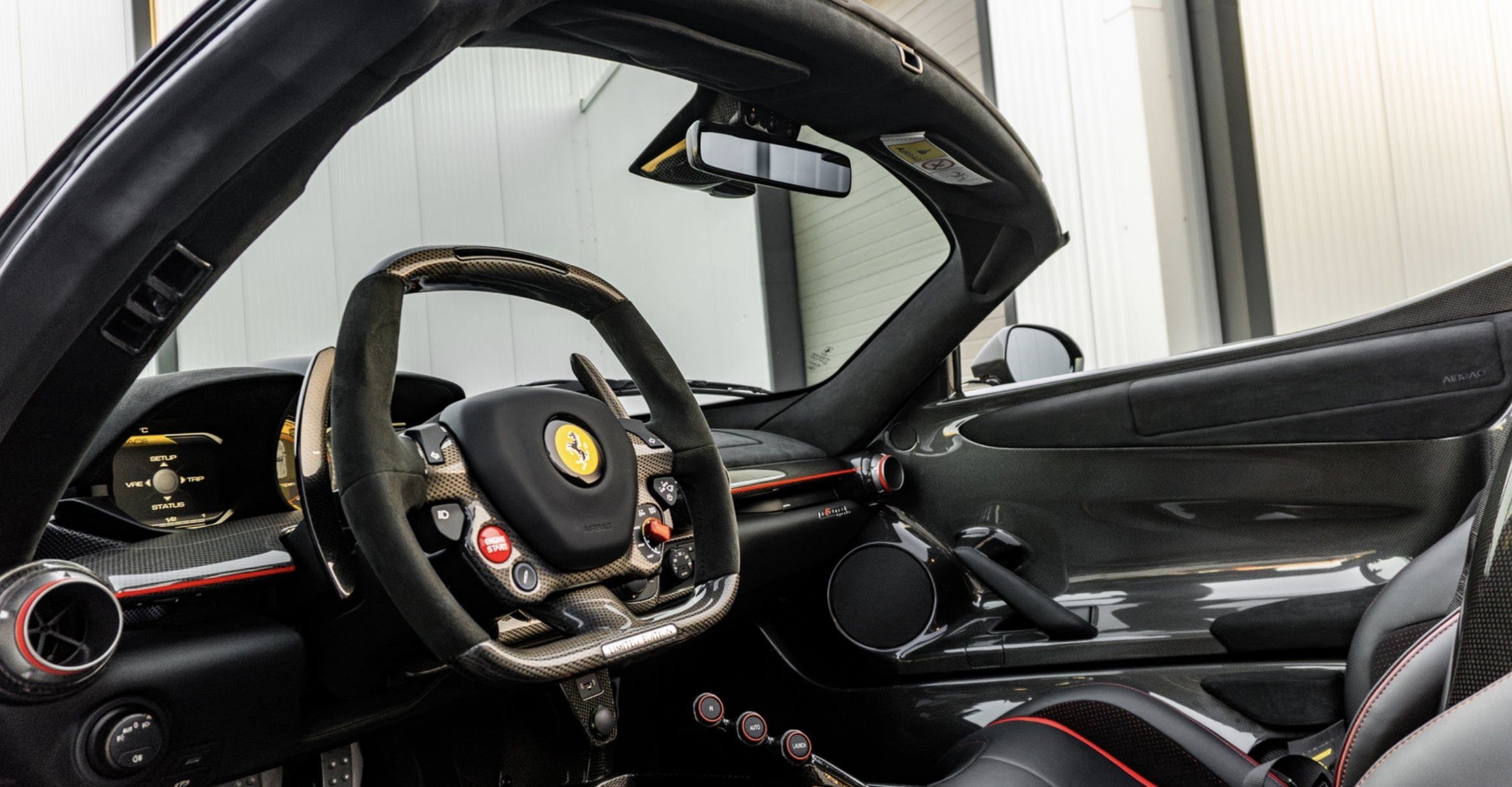 2016 Ferrari LaFerrari Aperta, 3/3