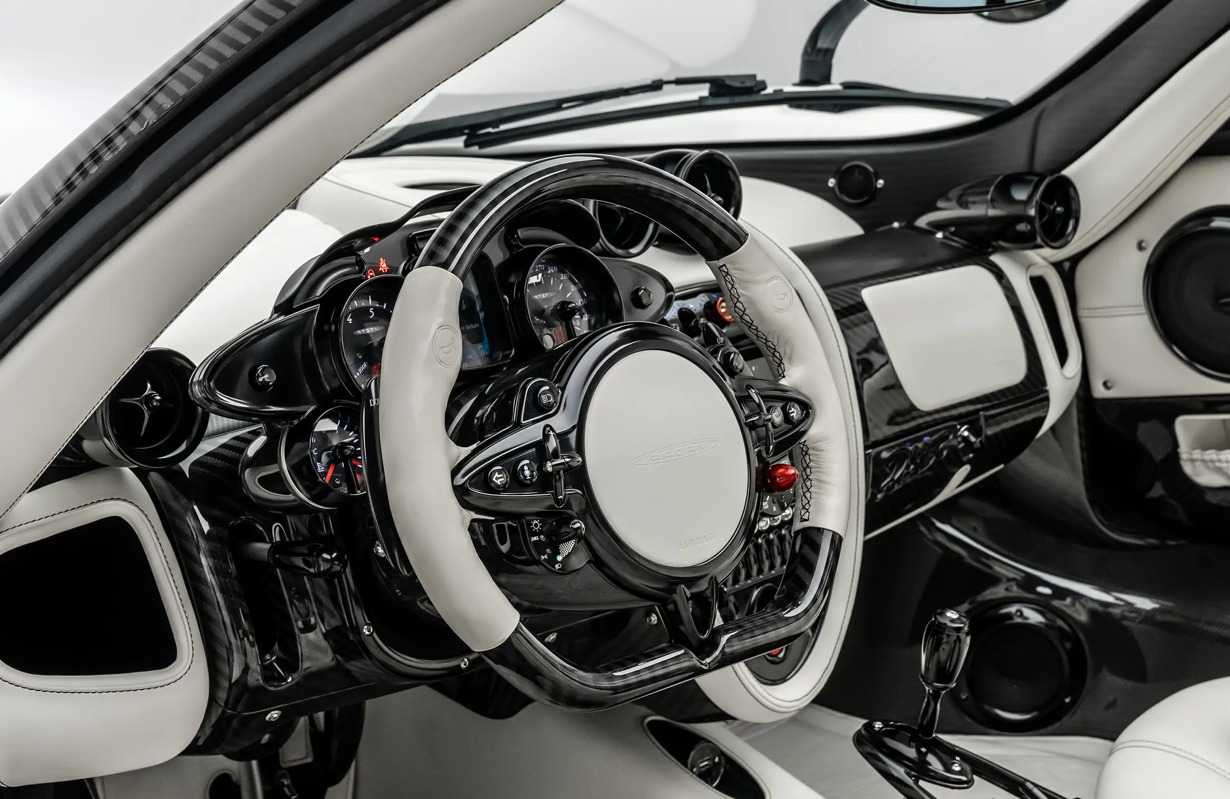 2018 Pagani Huayra Roadster, 6/19