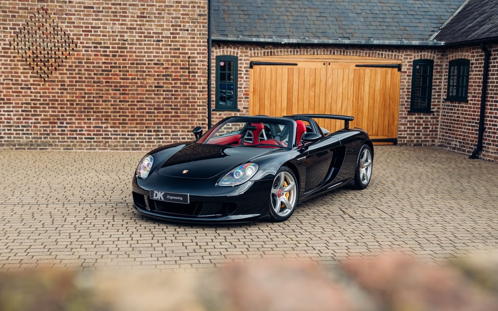 2006 Porsche Carrera GT, 4/16