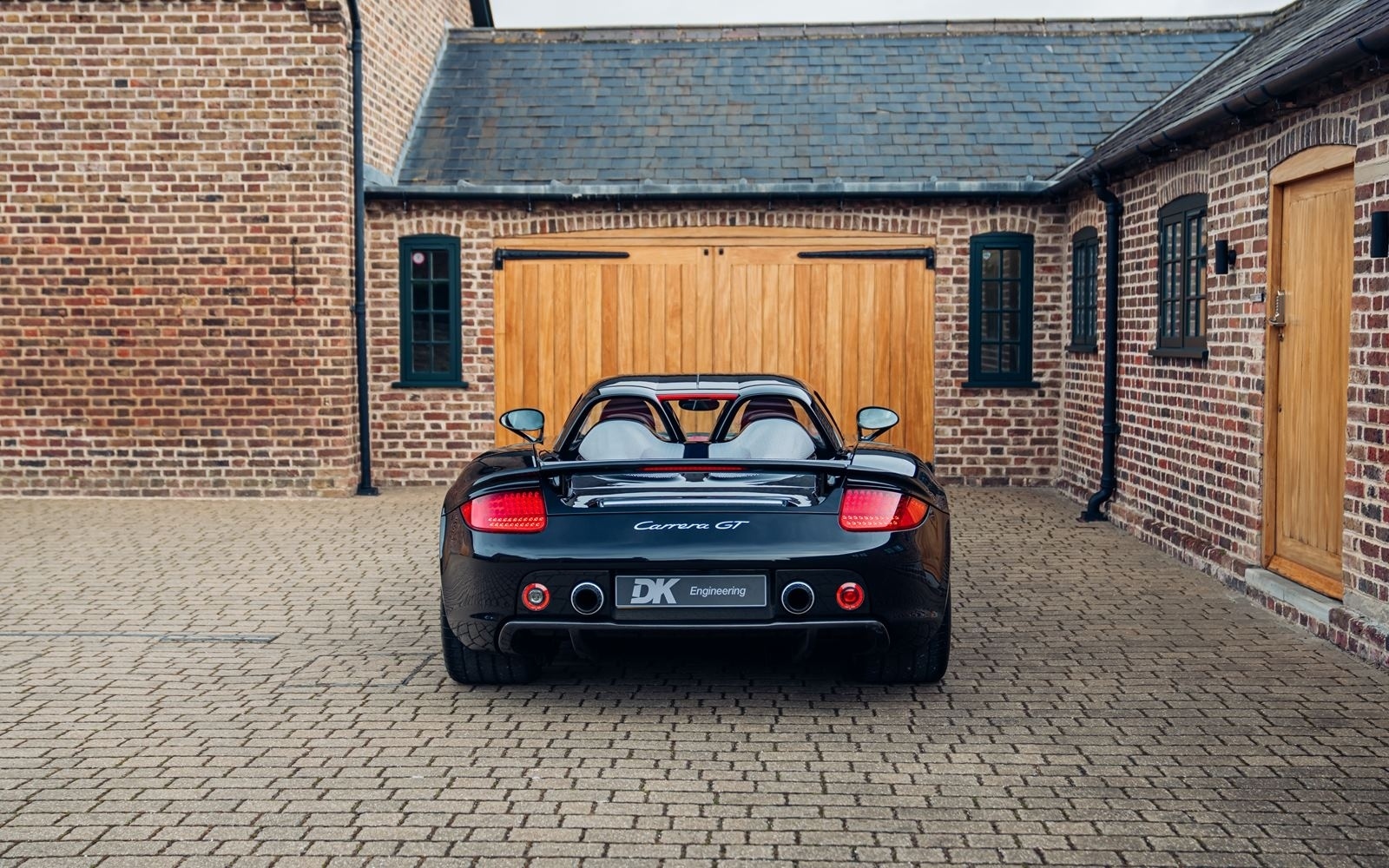 2006 Porsche Carrera GT, 7/16