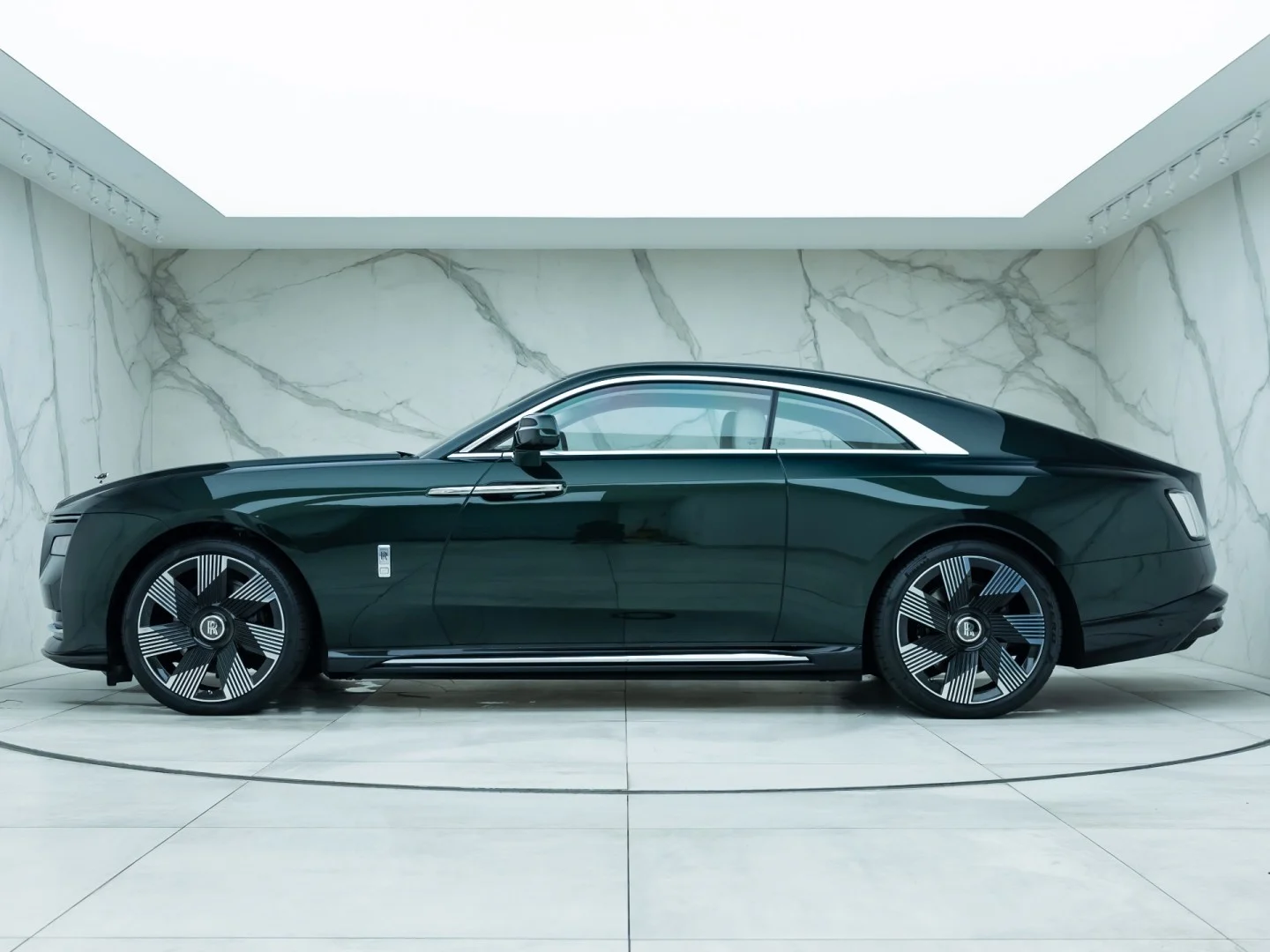 2024 Rolls-Royce Spectre, 2/20