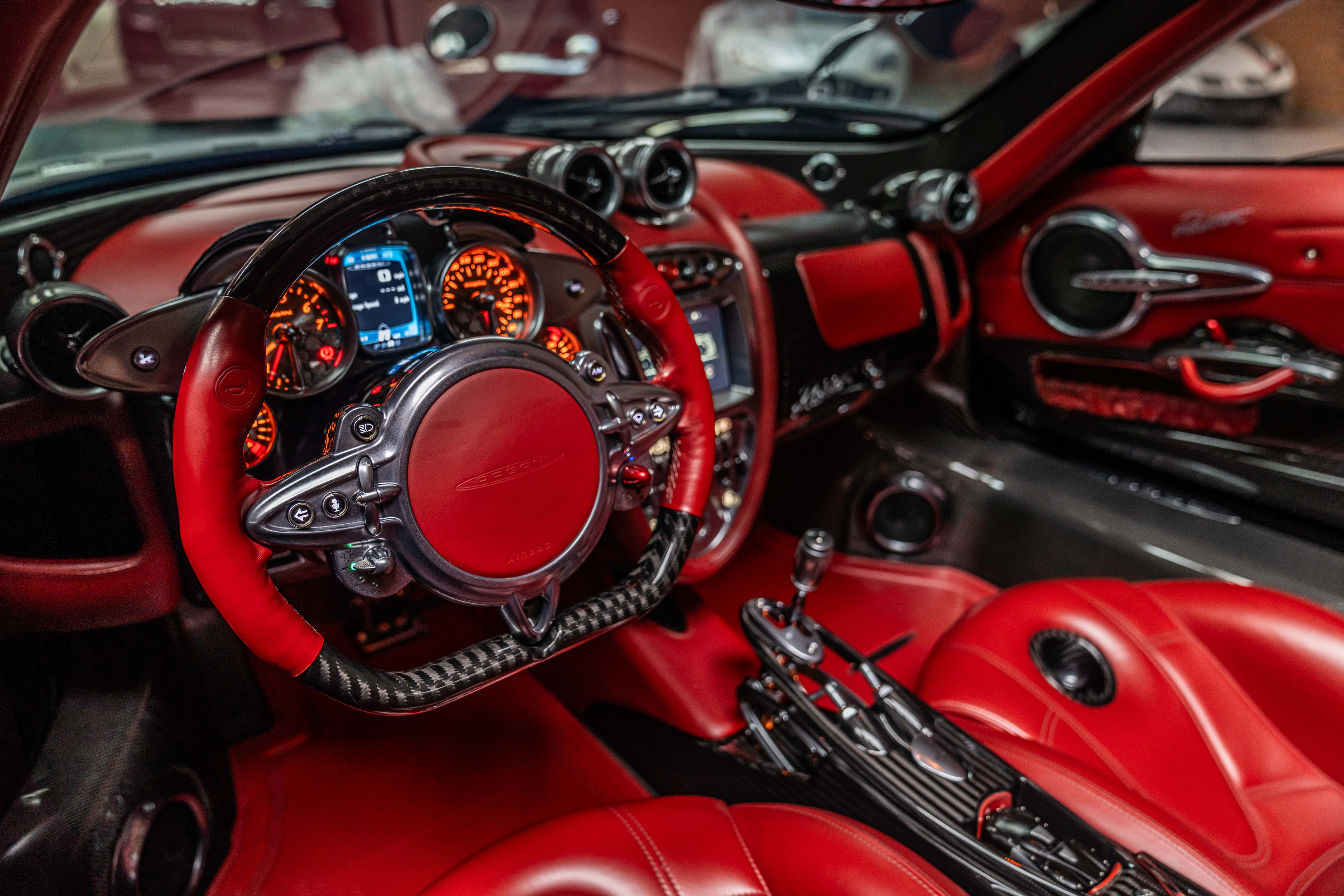 2017 Pagani Huayra Roadster, 19/20