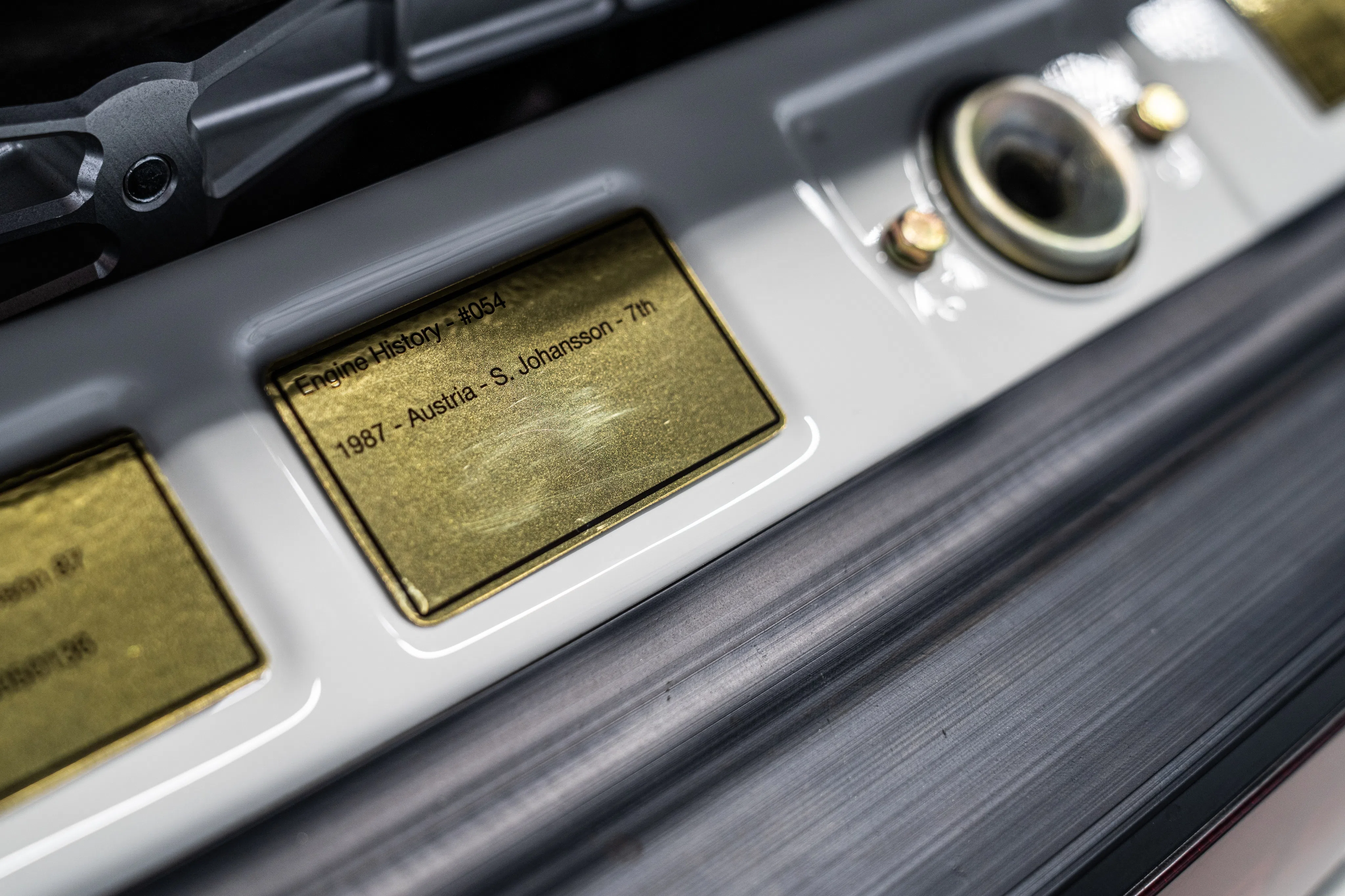 1987 Porsche 911 TAG Turbo interior, door sill