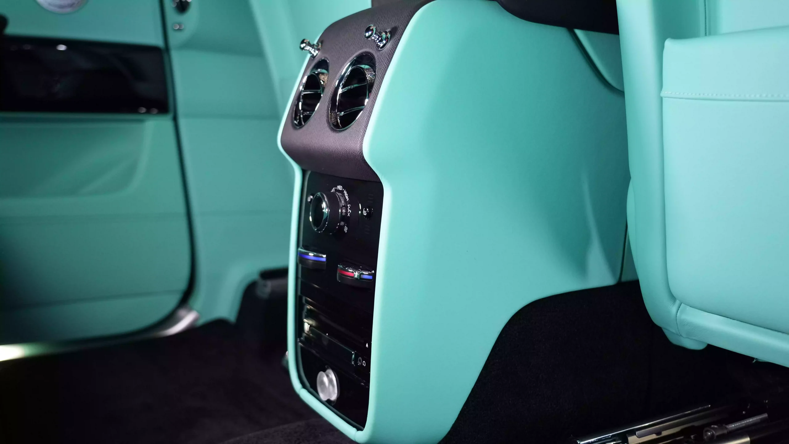 2024 Rolls-Royce Cullinan Onyx Concept, 20/20