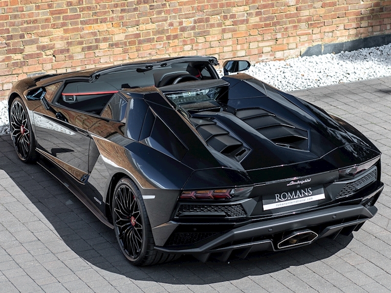 2018 Lamborghini Aventador S LP740-4 Roadster, 17/20