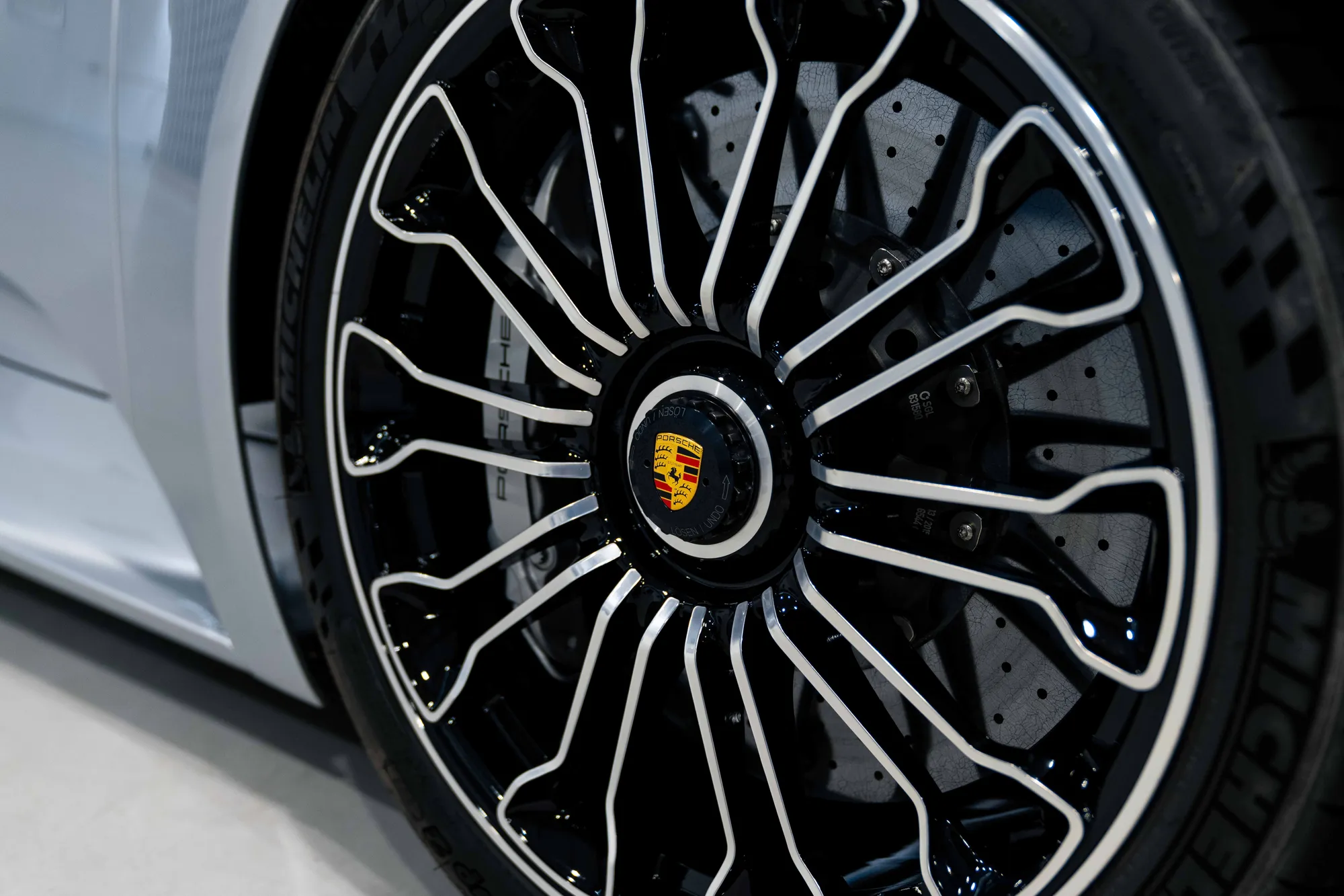 2015 Porsche 918 Spyder, 5/19