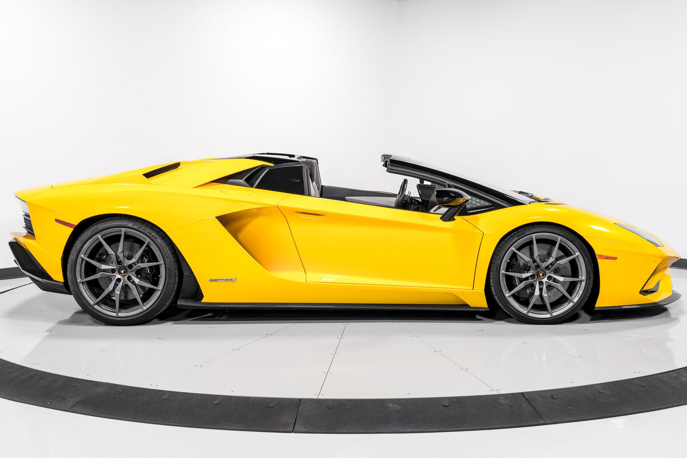 2018 Lamborghini Aventador S Roadster