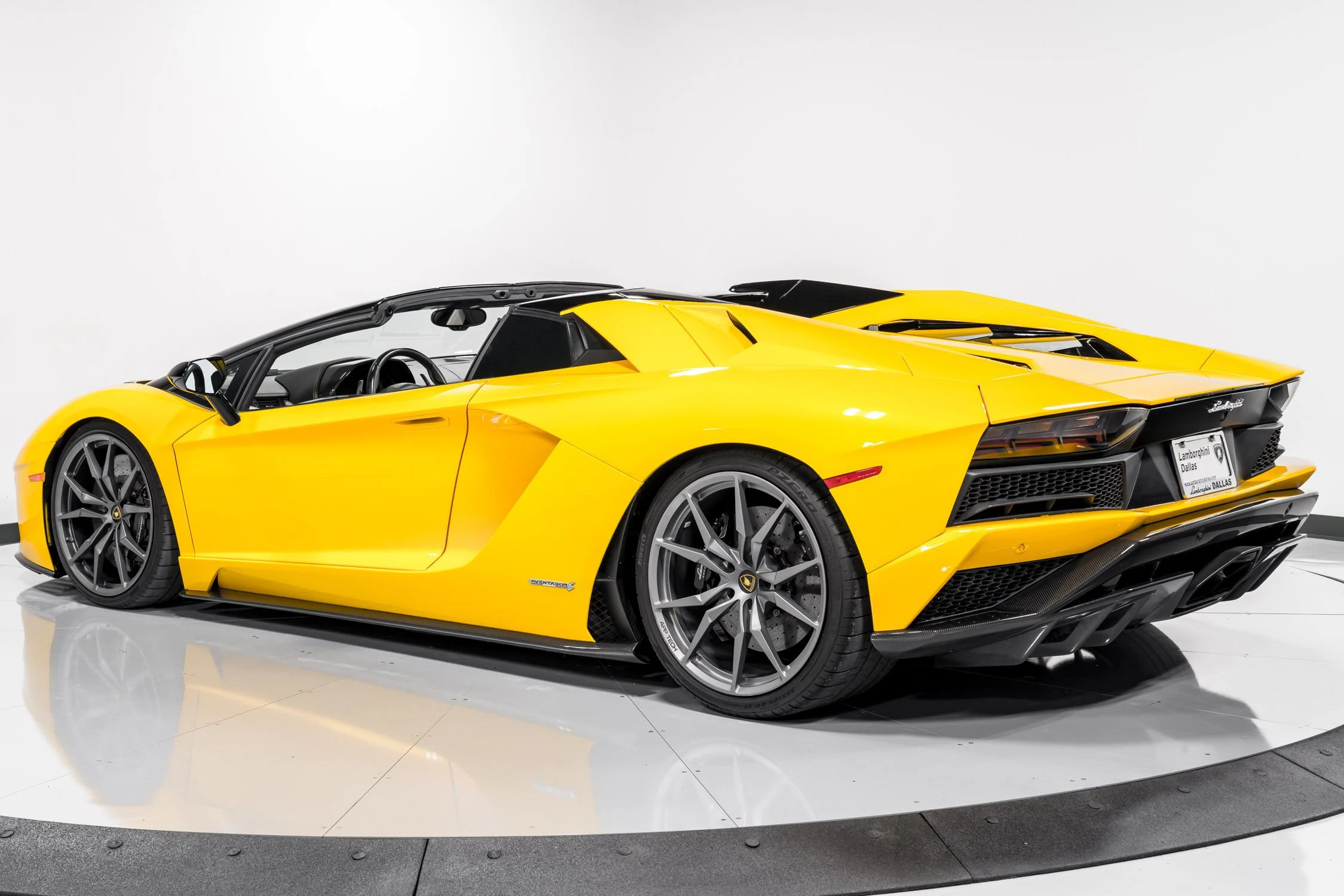 2018 Lamborghini Aventador S Roadster, 5/32