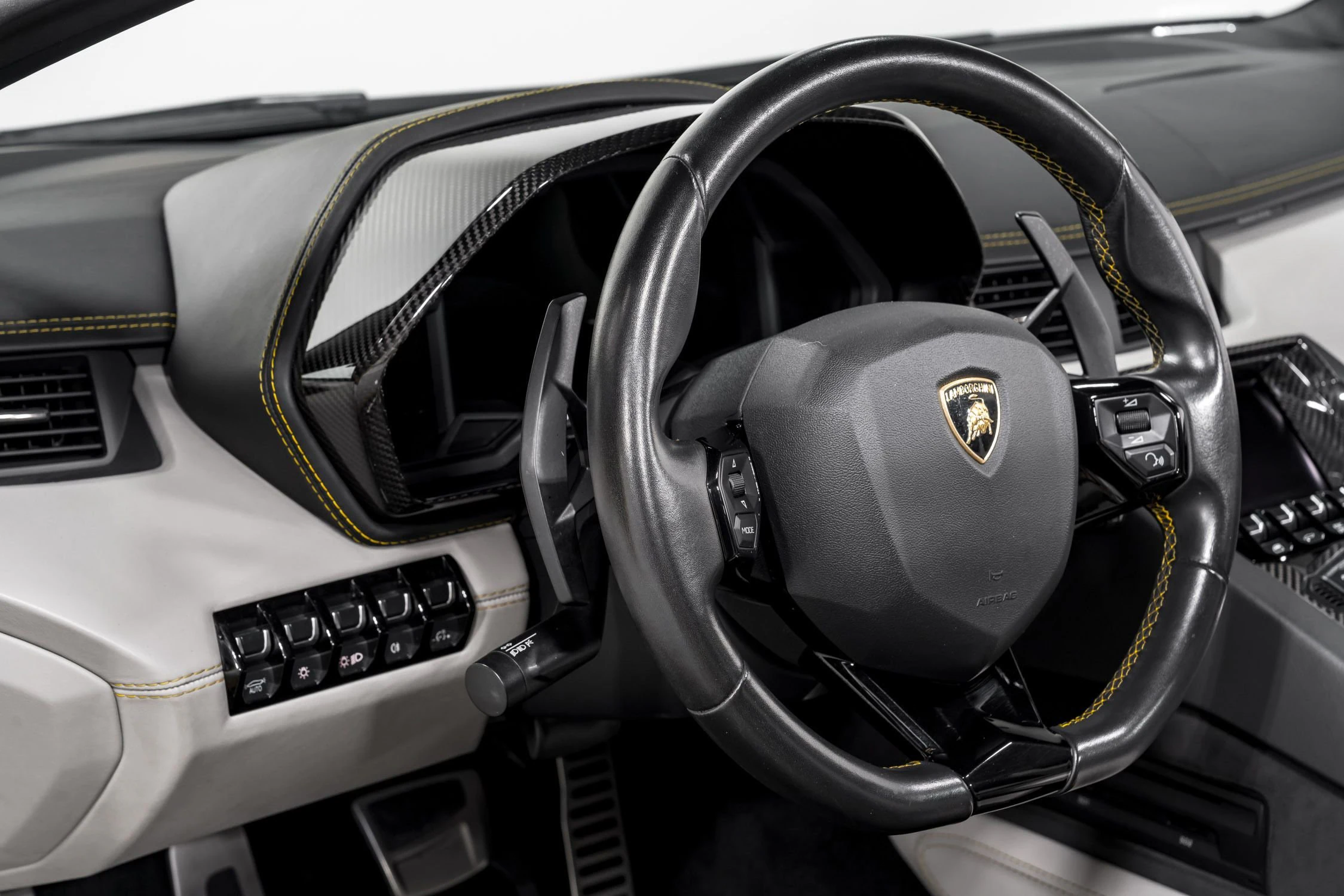2018 Lamborghini Aventador S Roadster, 13/32
