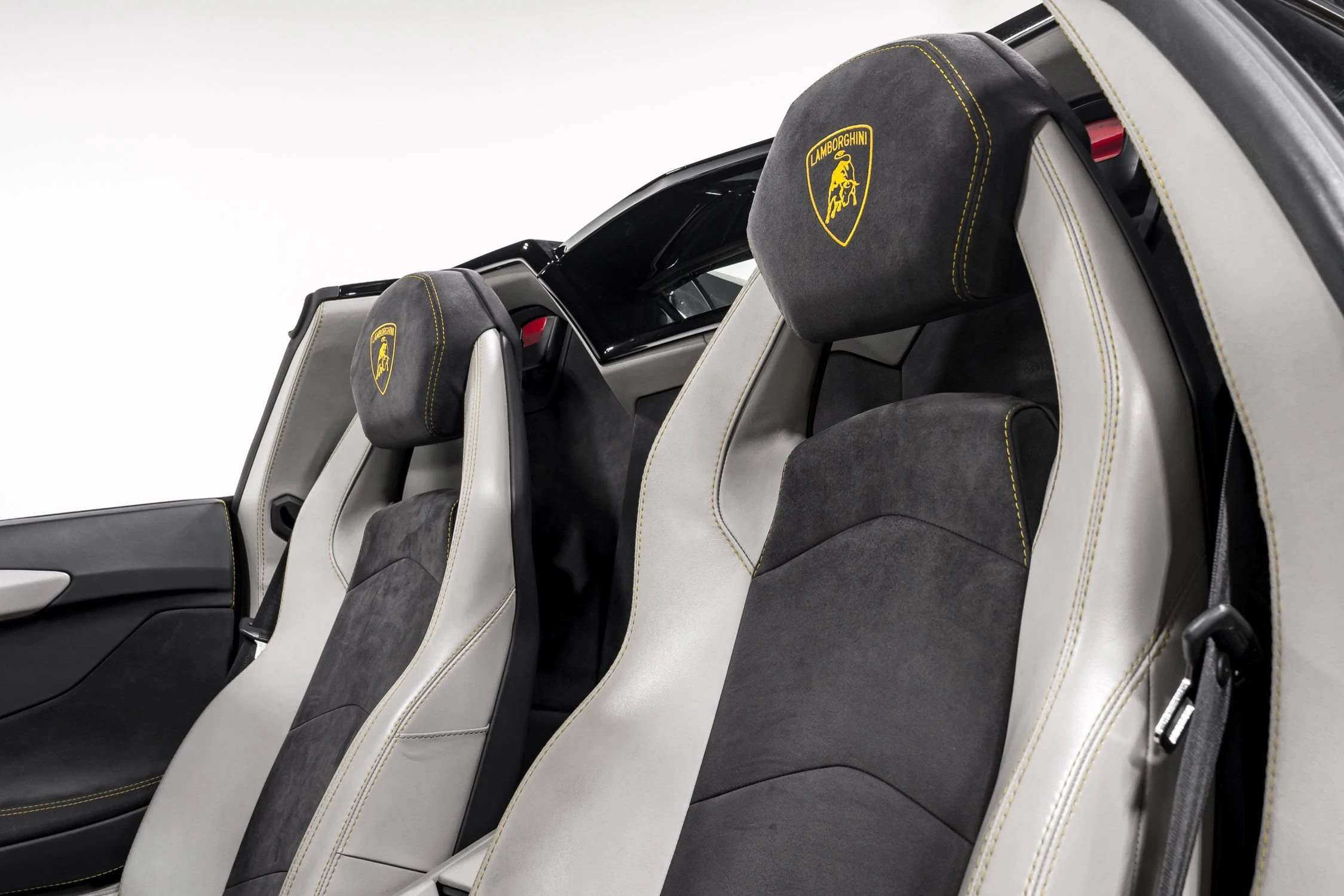 2018 Lamborghini Aventador S Roadster, 15/32