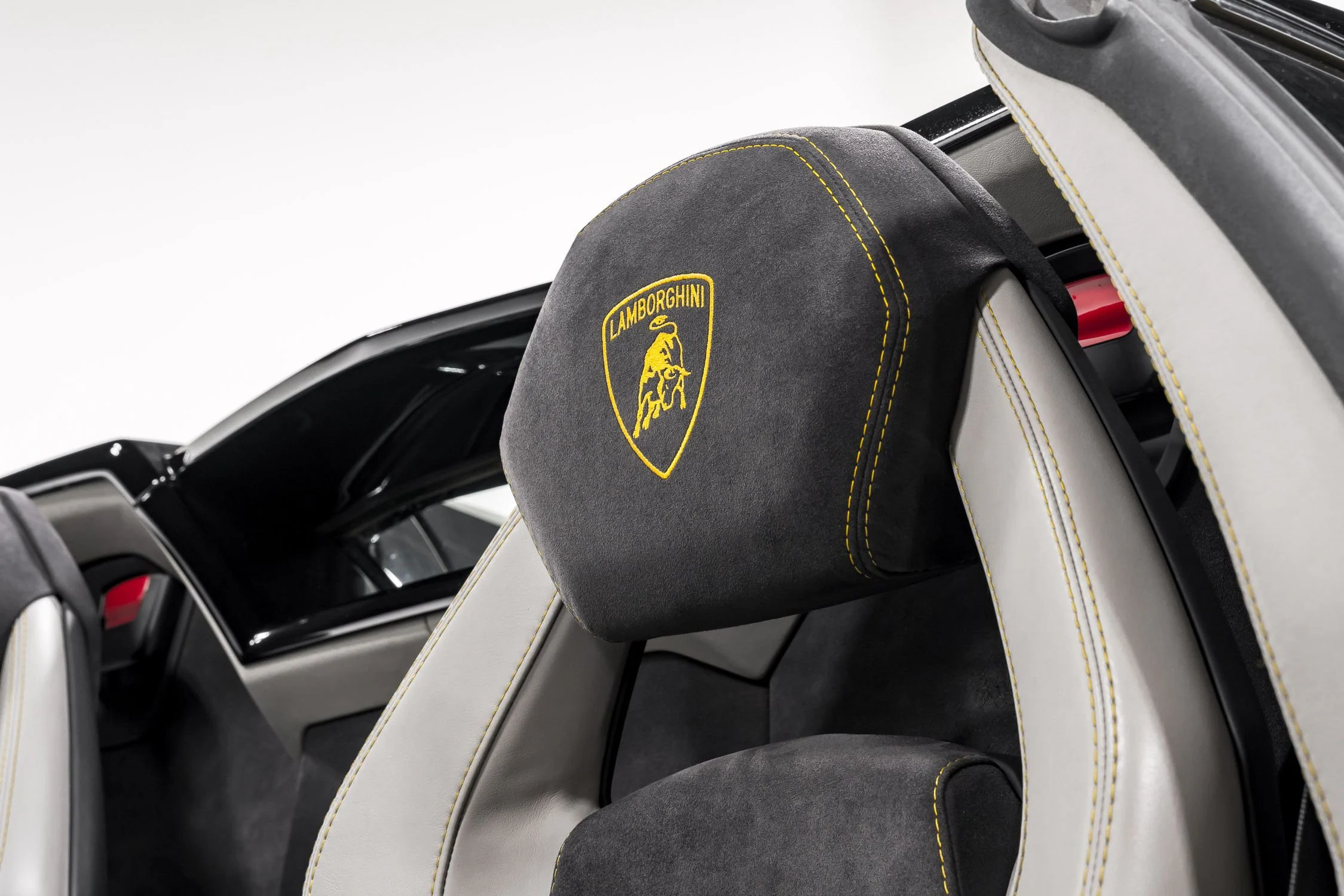 2018 Lamborghini Aventador S Roadster, 16/32