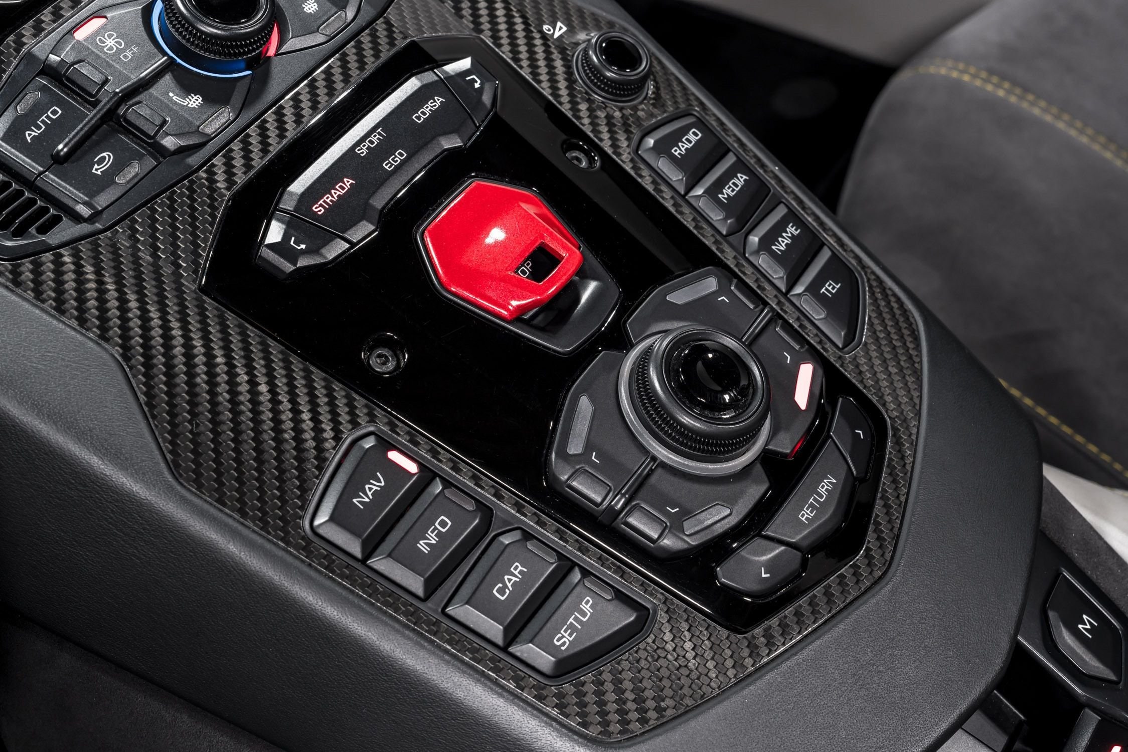 2018 Lamborghini Aventador S Roadster, 19/32