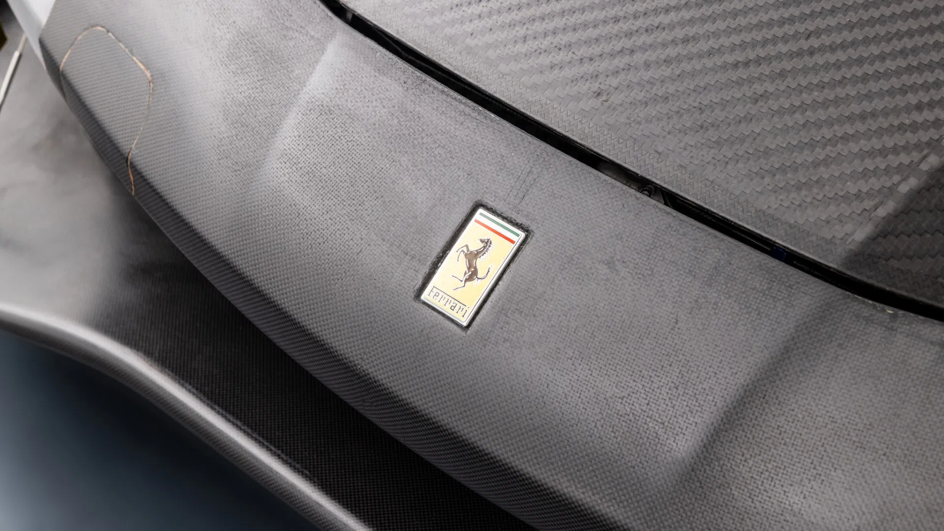 2016 FERRARI 488 GT3 EVO interior, door sill, Alcantara/ Carbon Schwarz