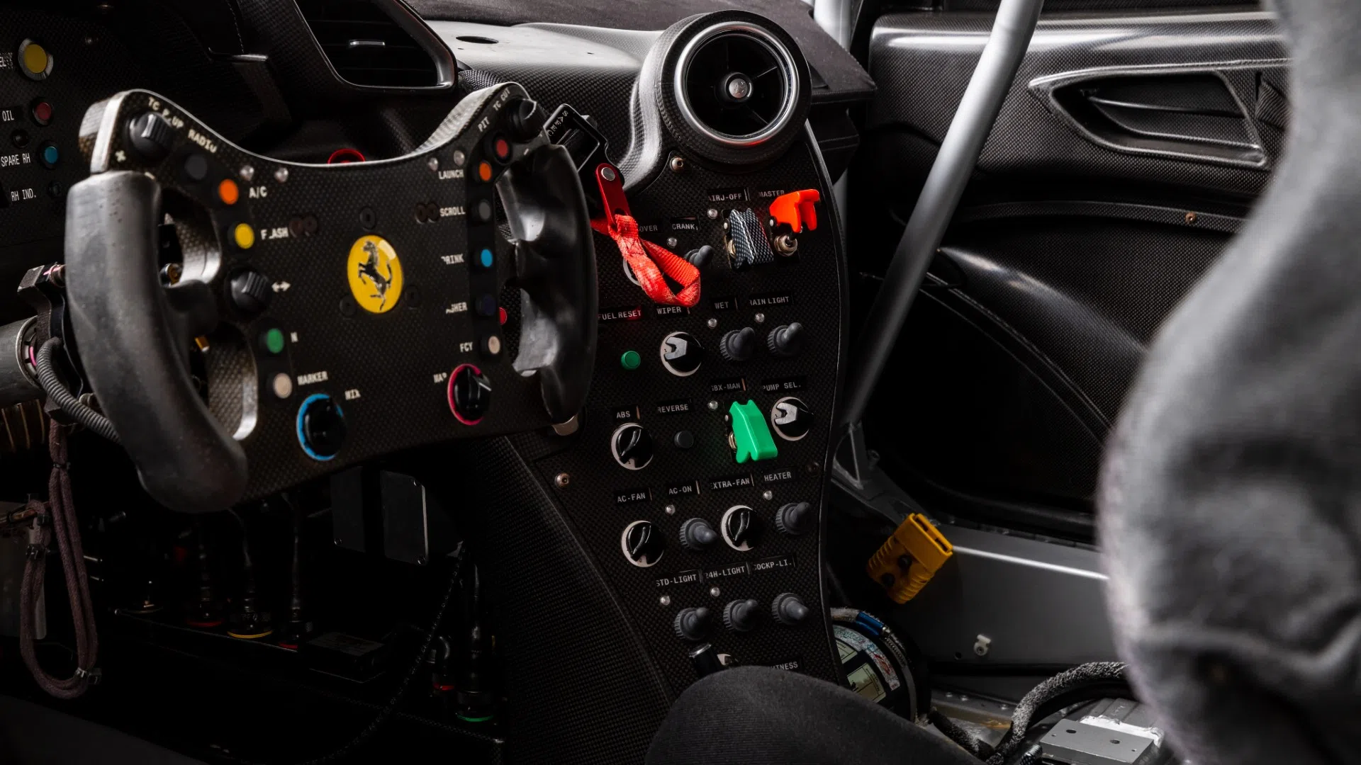 2016 FERRARI 488 GT3 EVO interior, dashboard, Alcantara/ Carbon Schwarz
