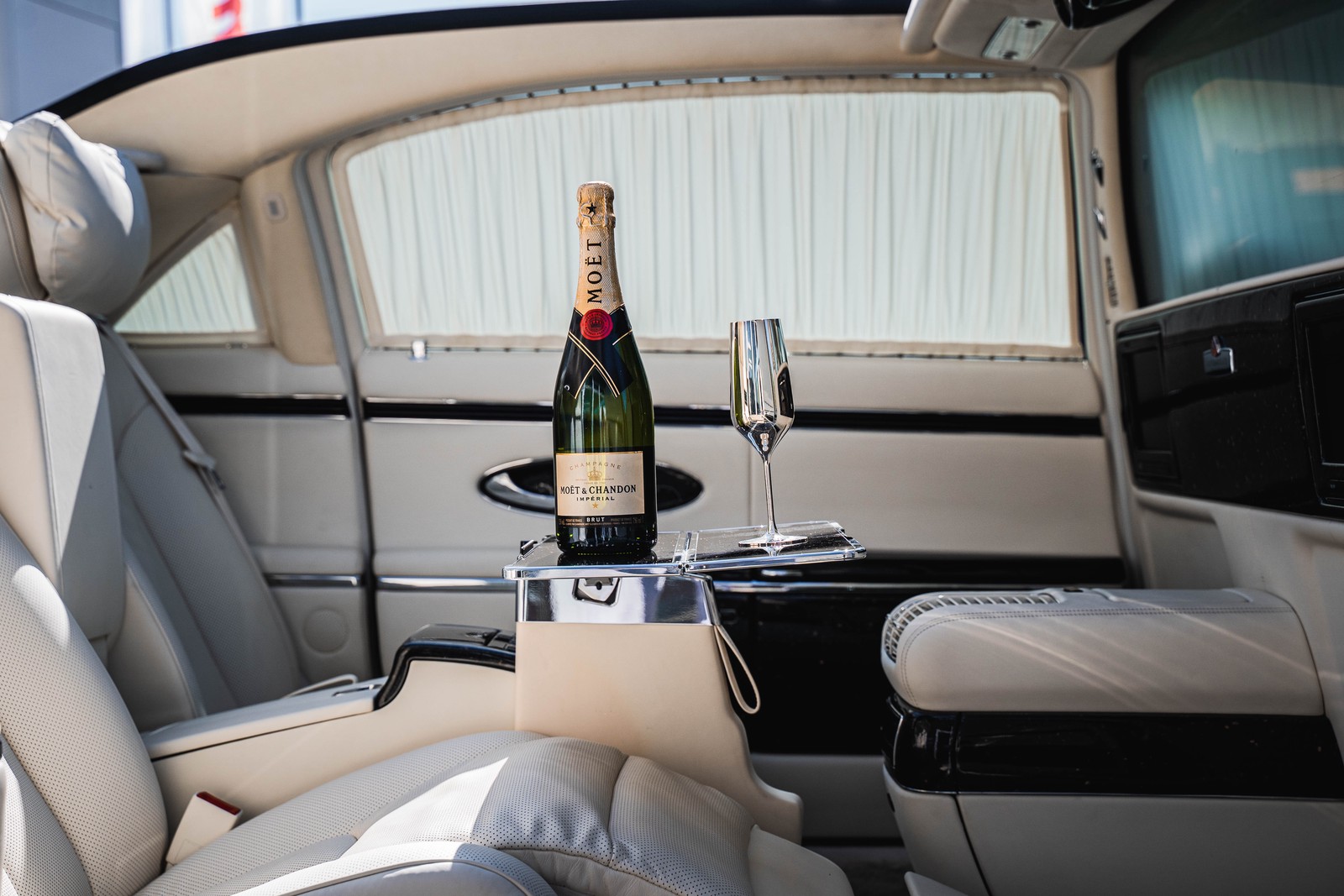 2018 MAYBACH 62S LANDAULET, 6/16