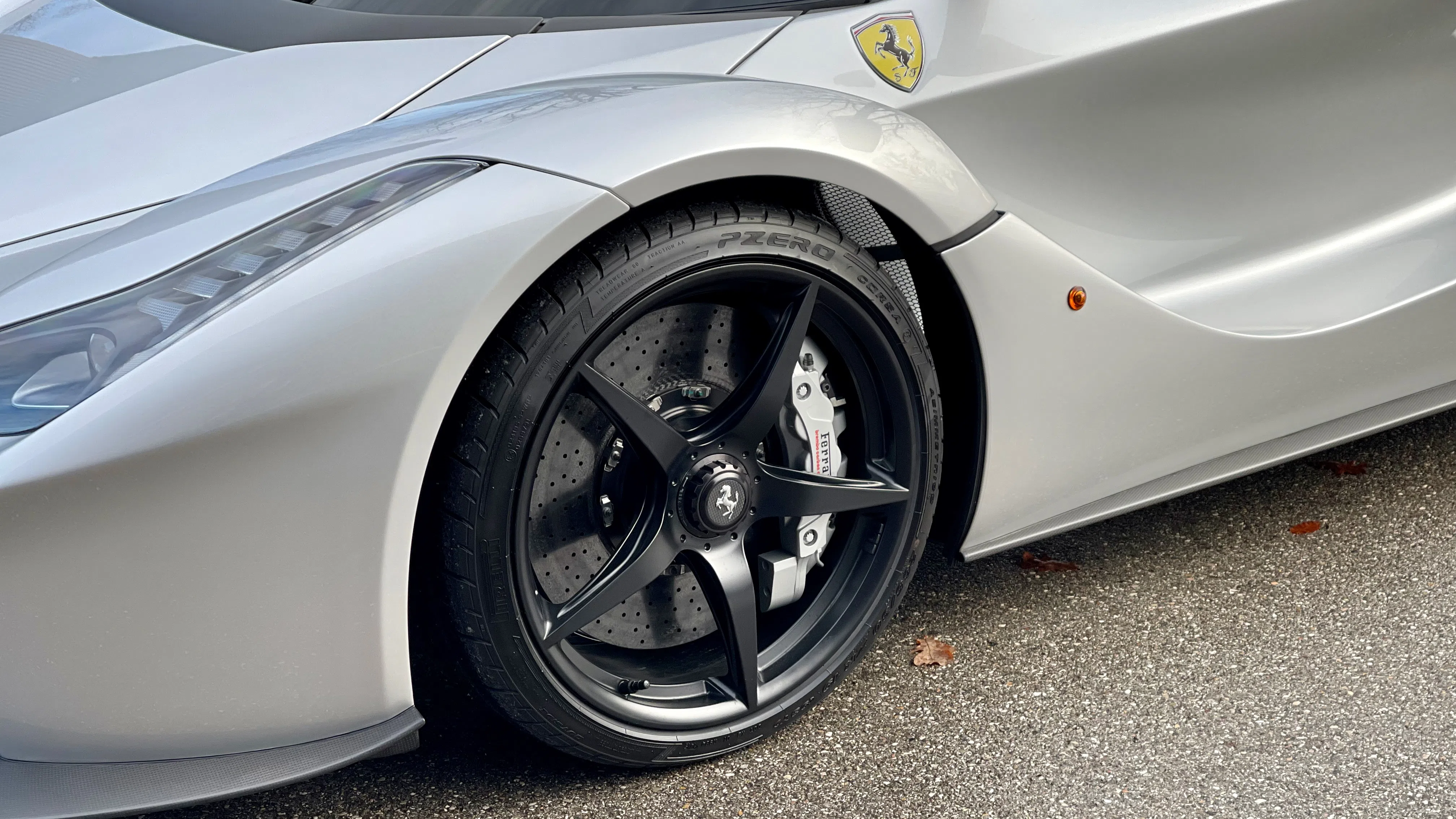 2015 Ferrari LaFerrari wheel
