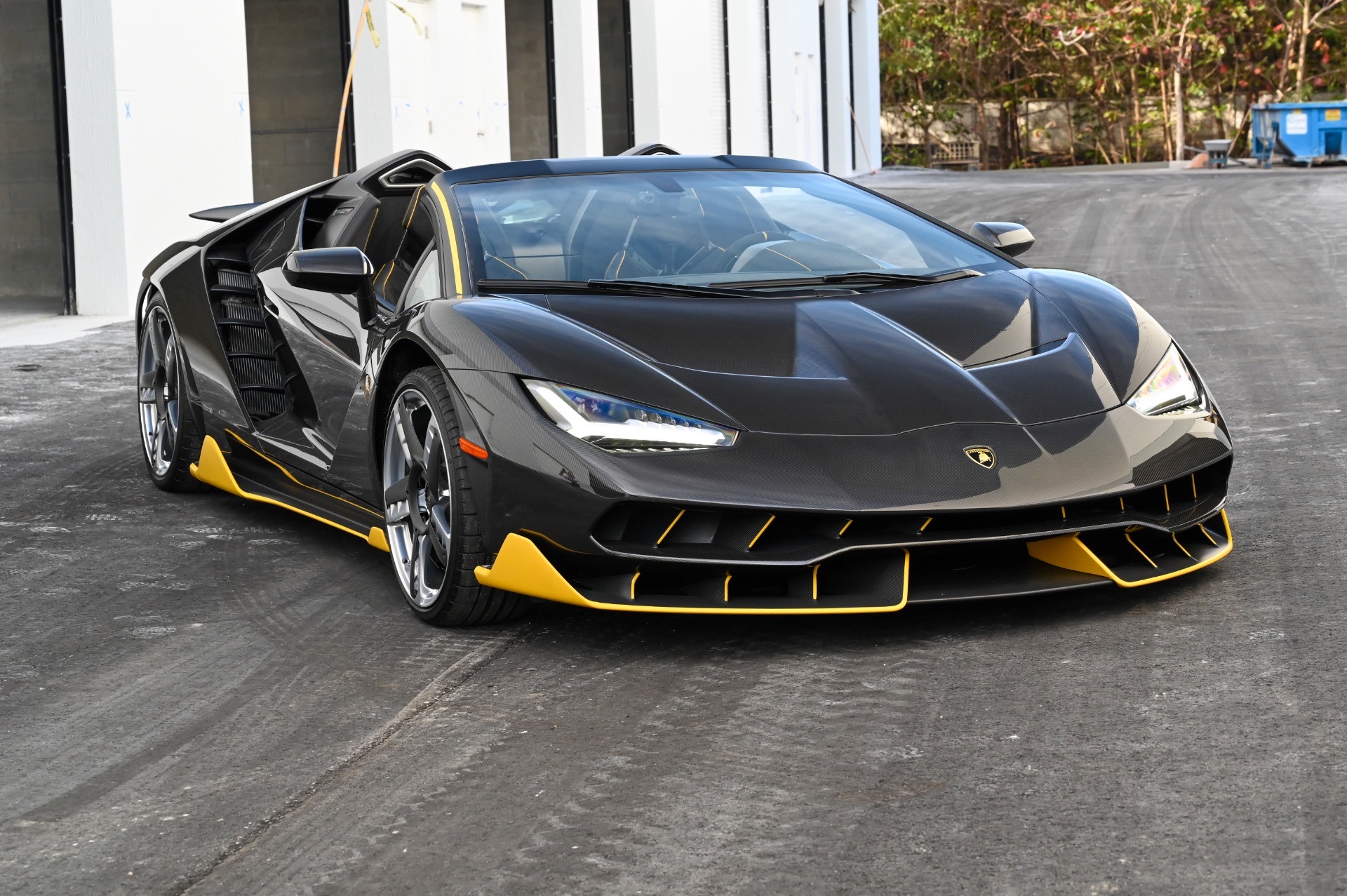 2017 Lamborghini Centenario Roadster, 2/20