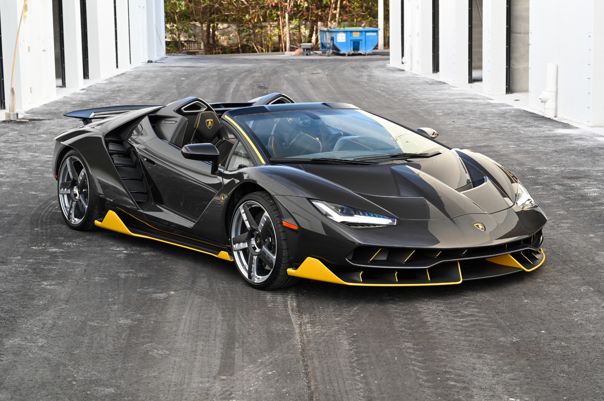 2017 Lamborghini Centenario Roadster, 8/20