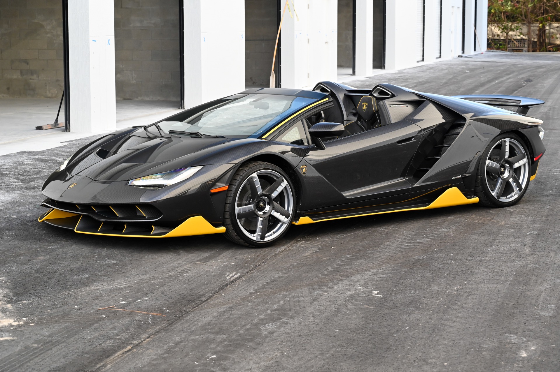 2017 Lamborghini Centenario Roadster, 10/20