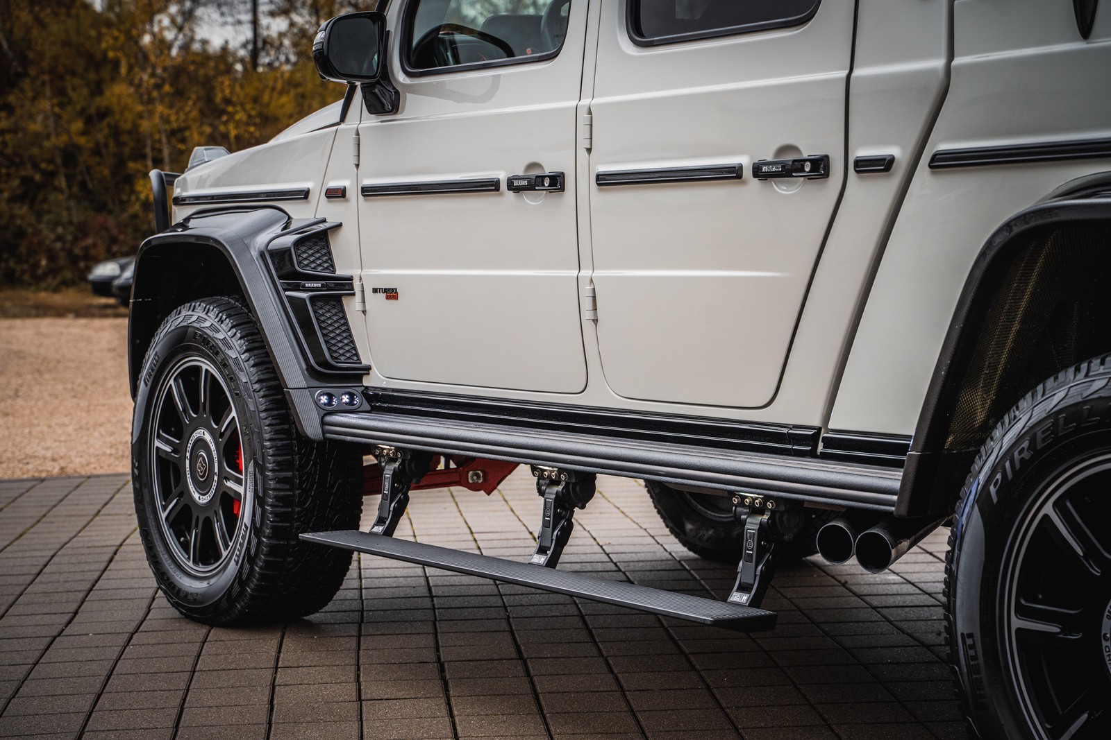 2024 BRABUS XLP 800 6x6 Adventure, 7/13