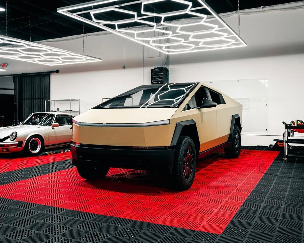 2024 Tesla CyberTruck, 2/18