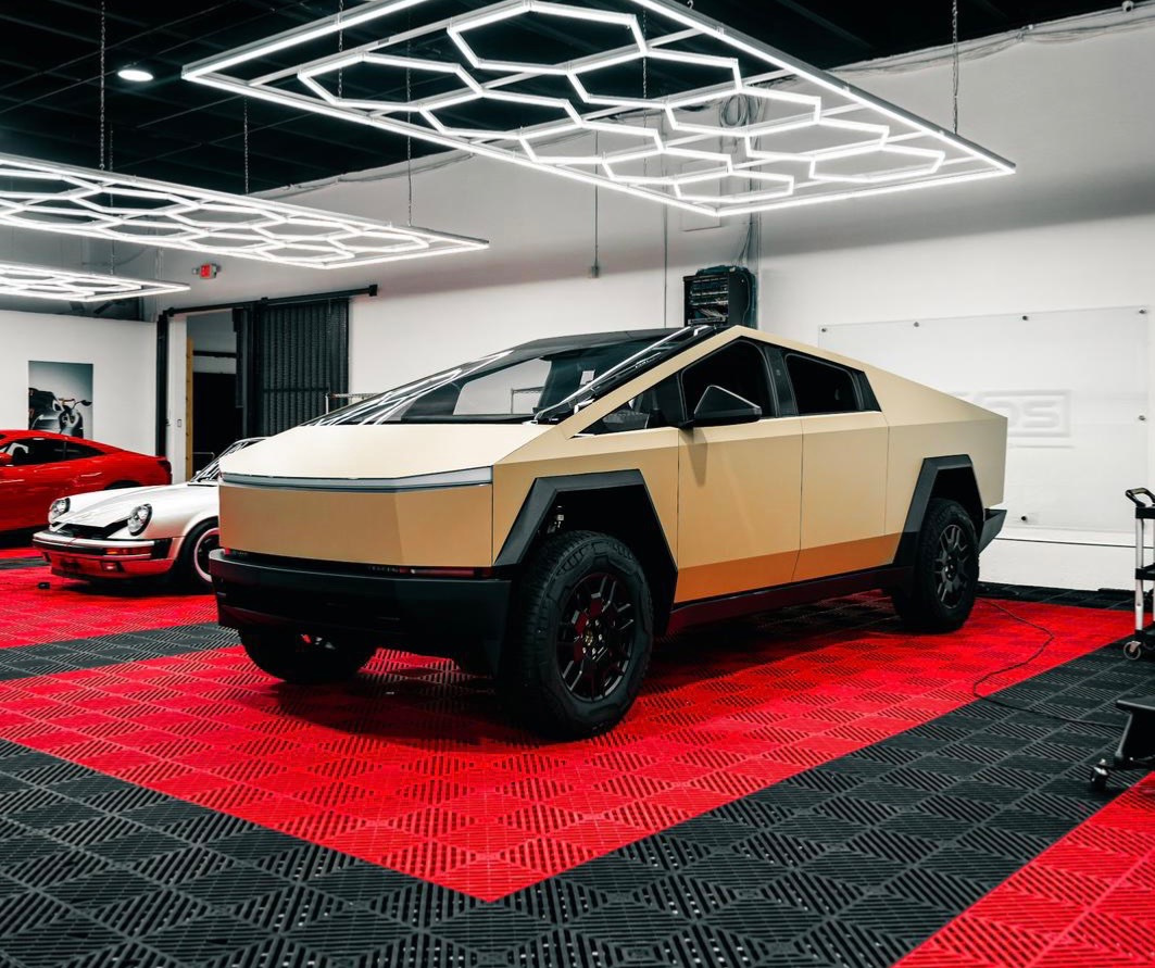 2024 Tesla CyberTruck, 3/18