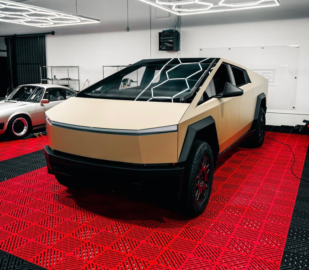 2024 Tesla CyberTruck, 6/18