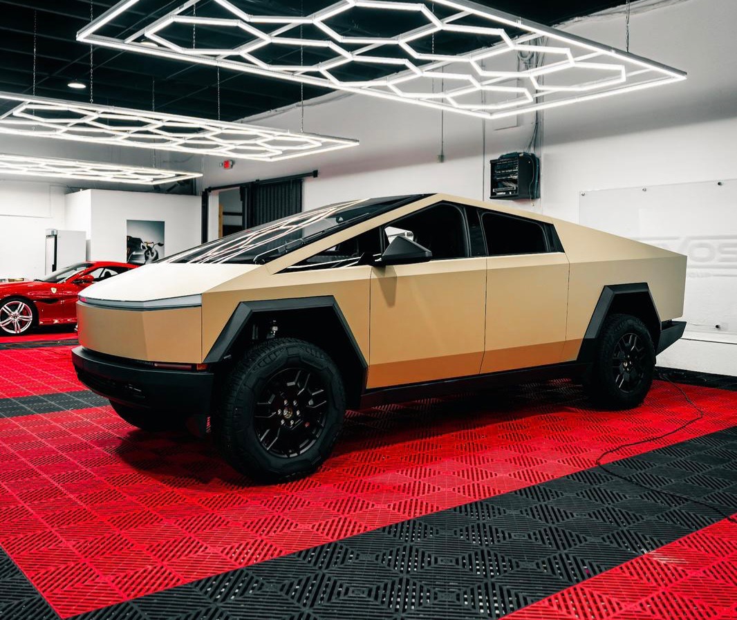 2024 Tesla CyberTruck, 7/18