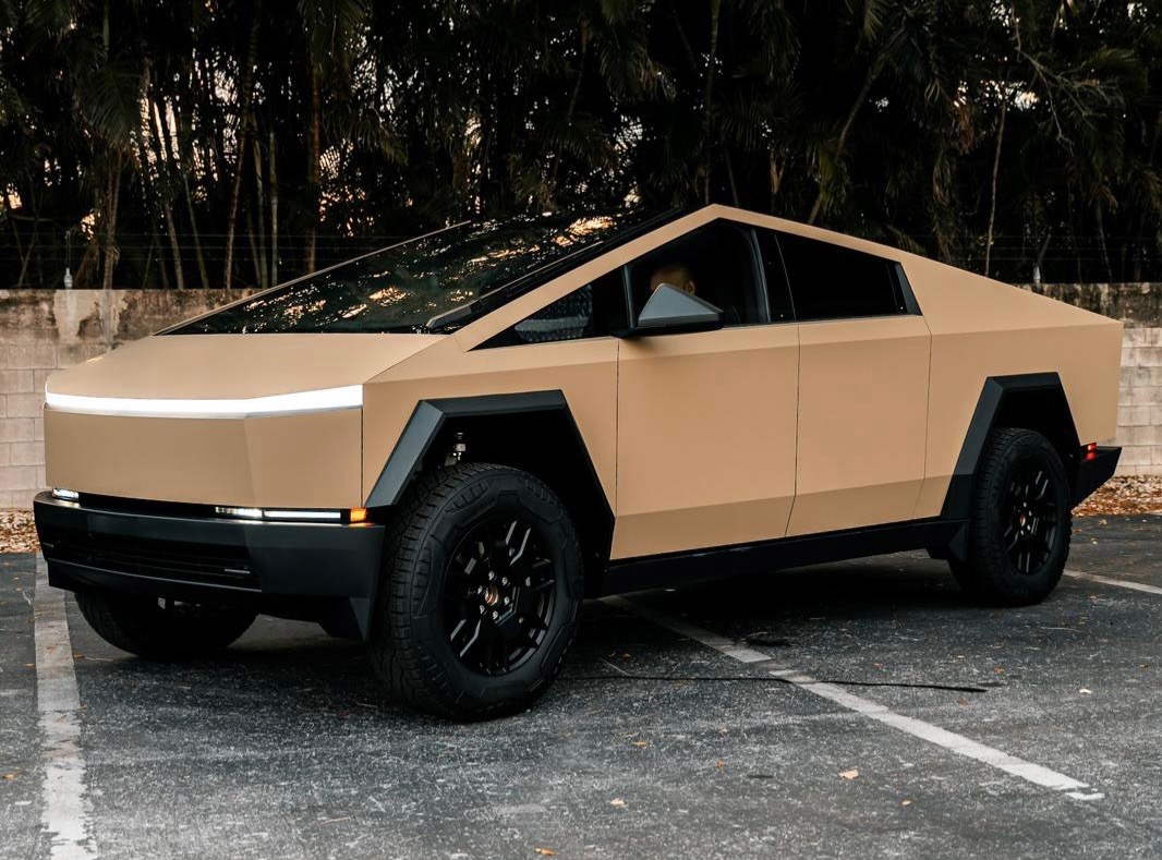 2024 Tesla CyberTruck, 11/18
