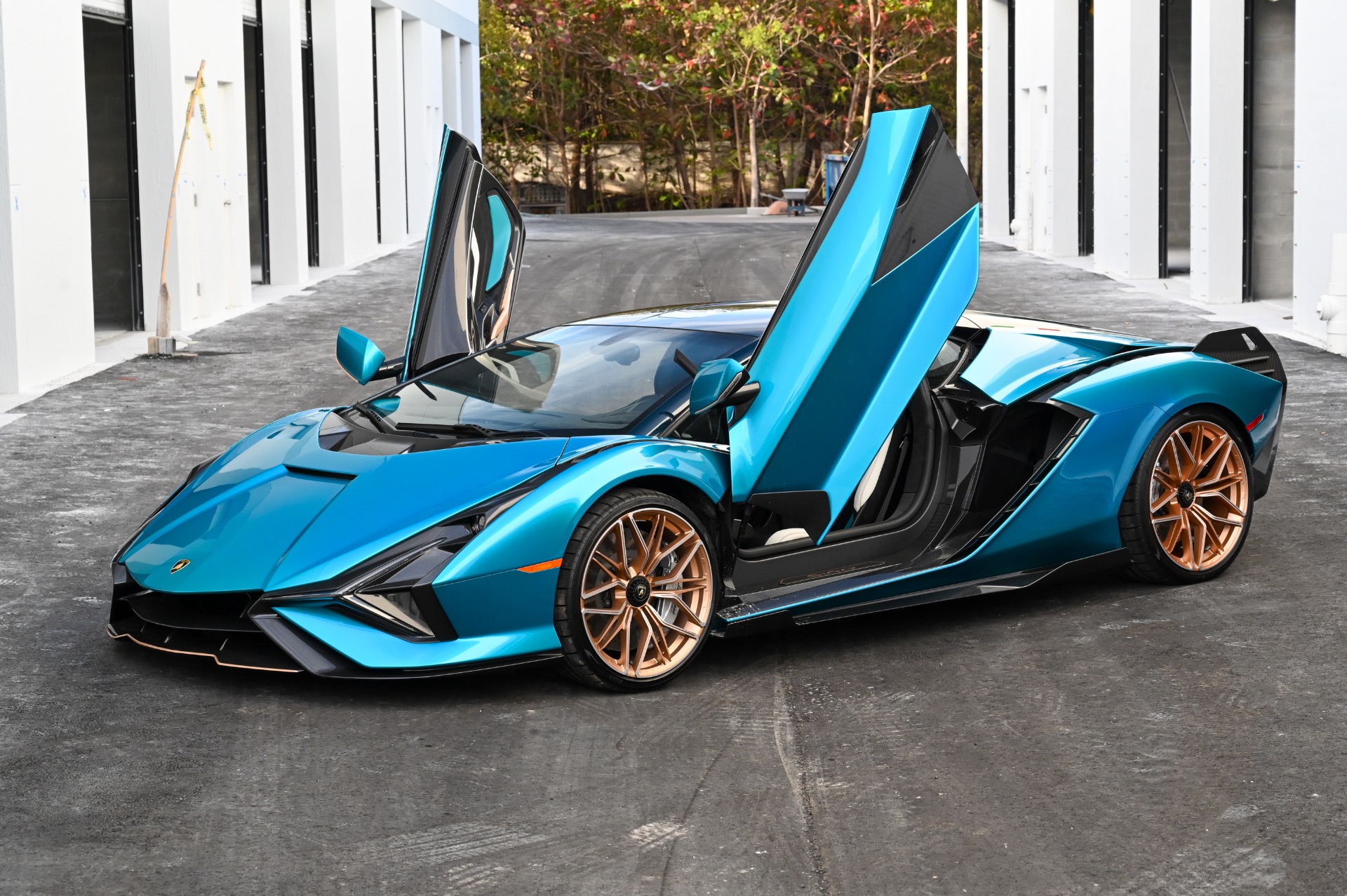 2020 Lamborghini Sián FKP 37, 3/20
