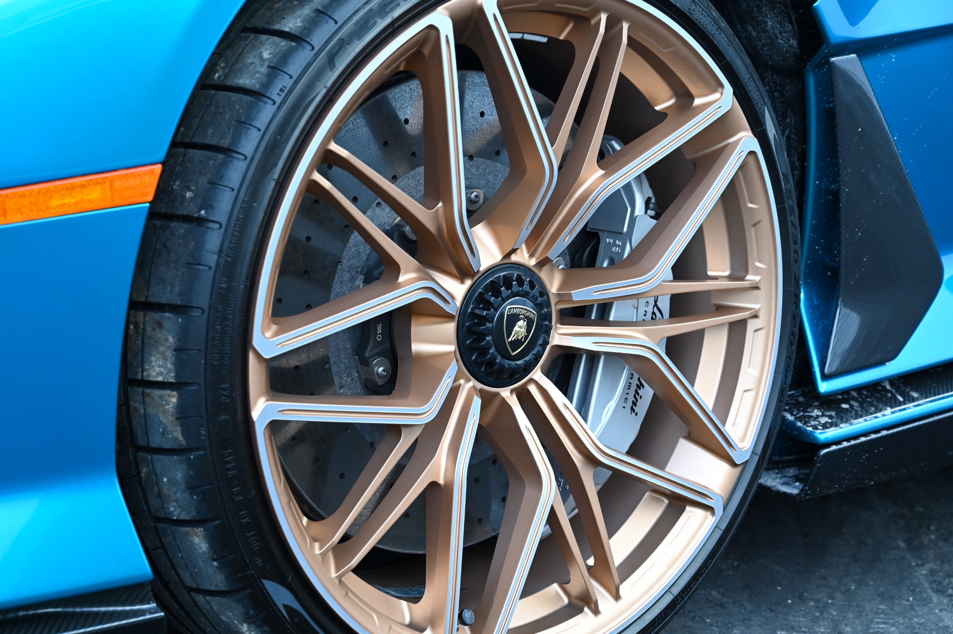 2020 Lamborghini Sián FKP 37, 15/20