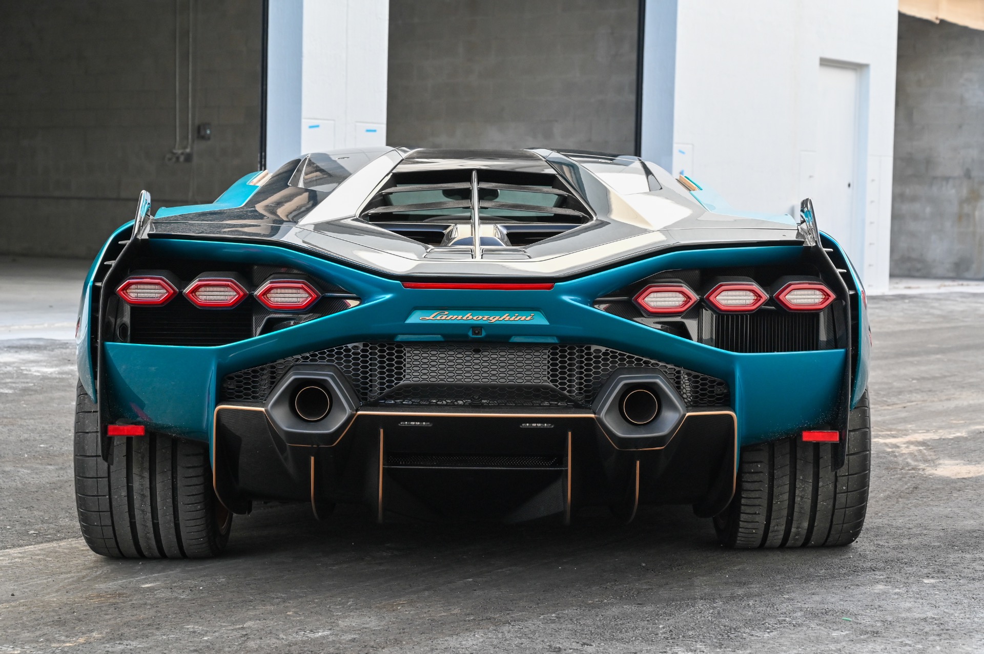 2020 Lamborghini Sián FKP 37, 17/20