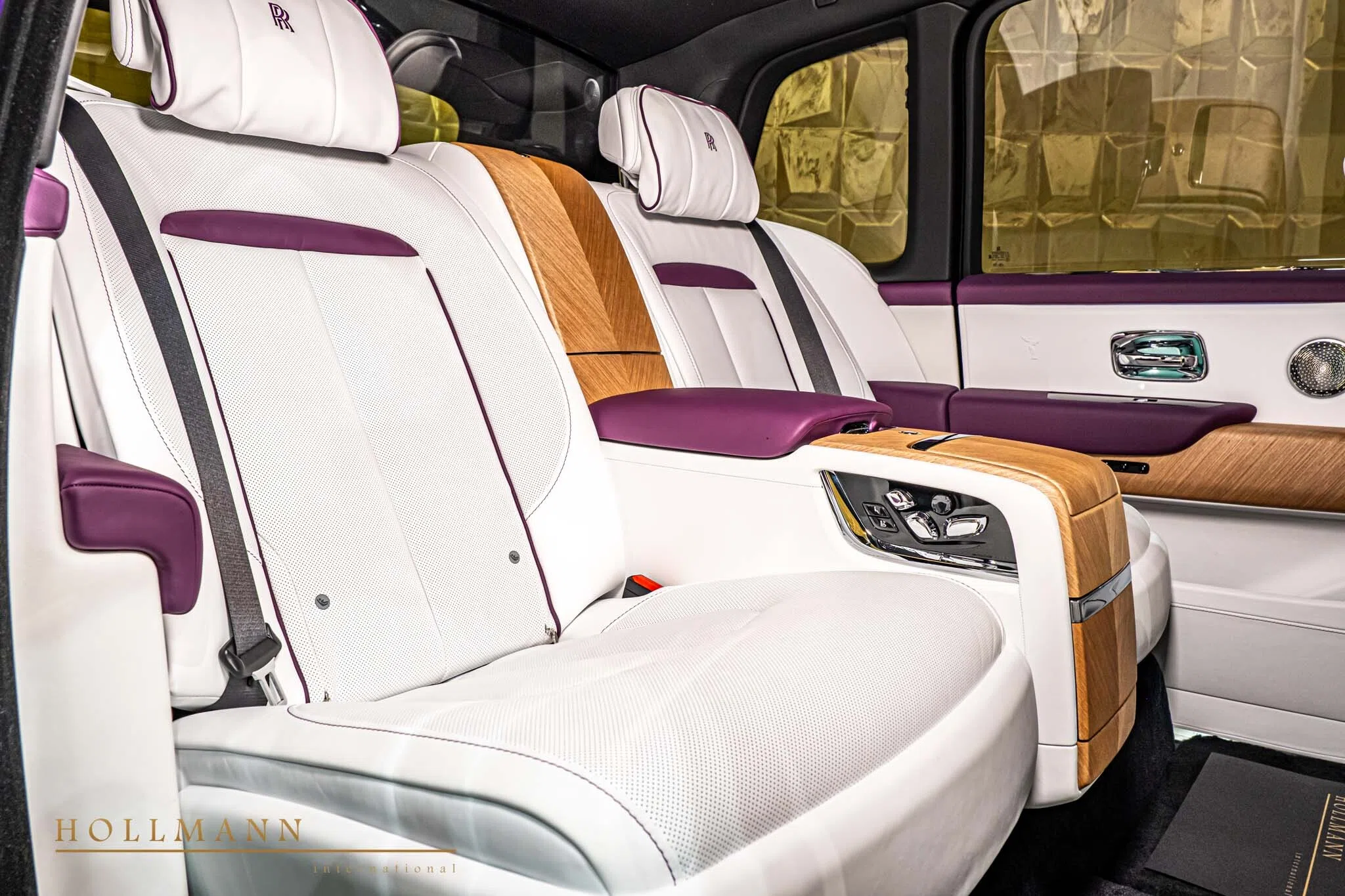 2024 Mansory Cullinan interior, seats, Arctic White+Purple