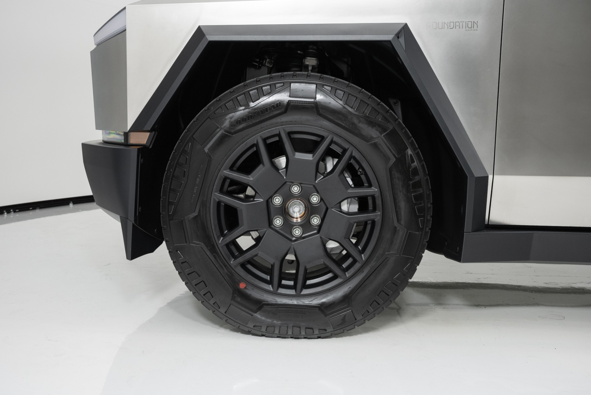 2024 Tesla Cybertruck, 4/19