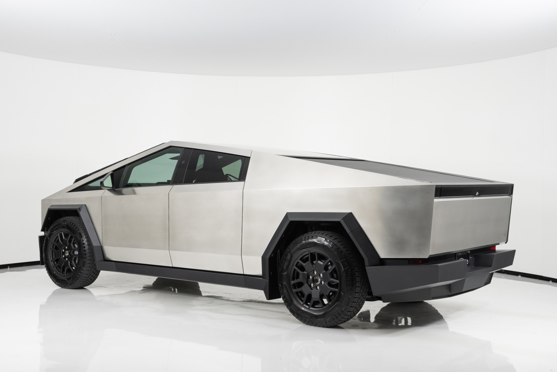 2024 Tesla Cybertruck, 8/19