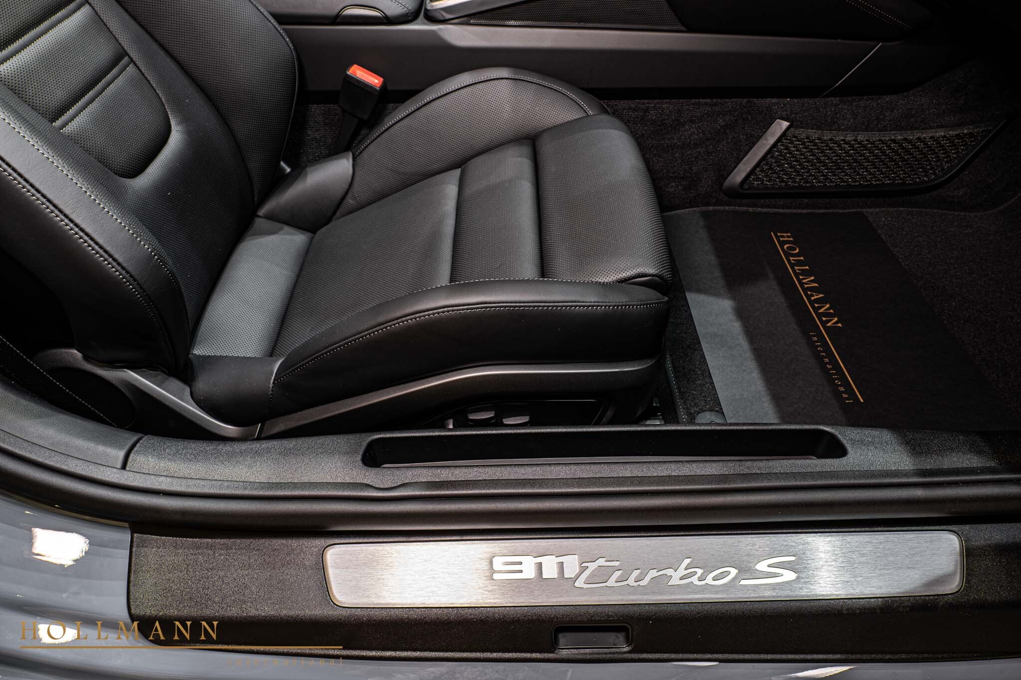 2024 Porsche 911 Turbo S Cabriolet, 20/20