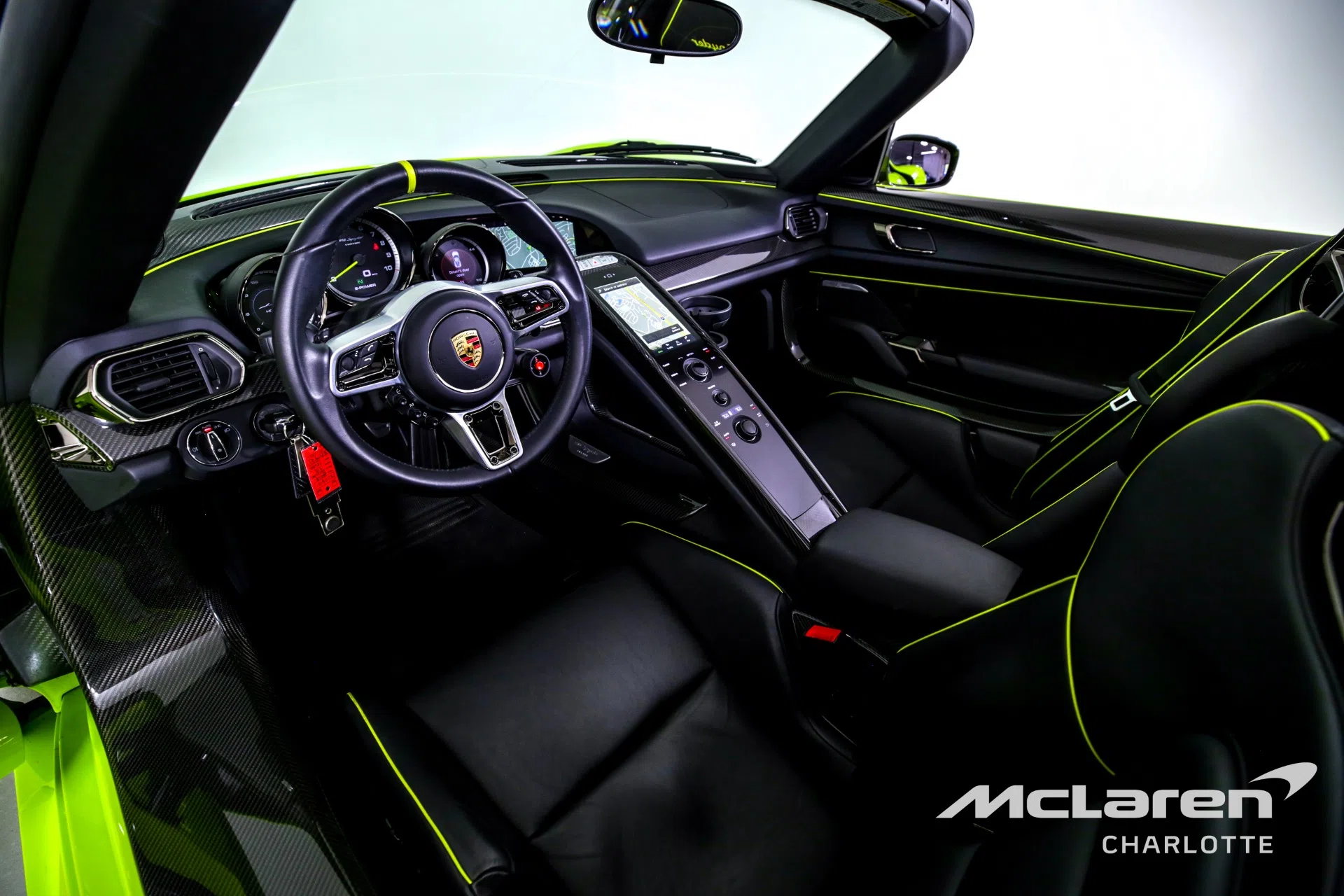 2015 Porsche 918 Spyder interior