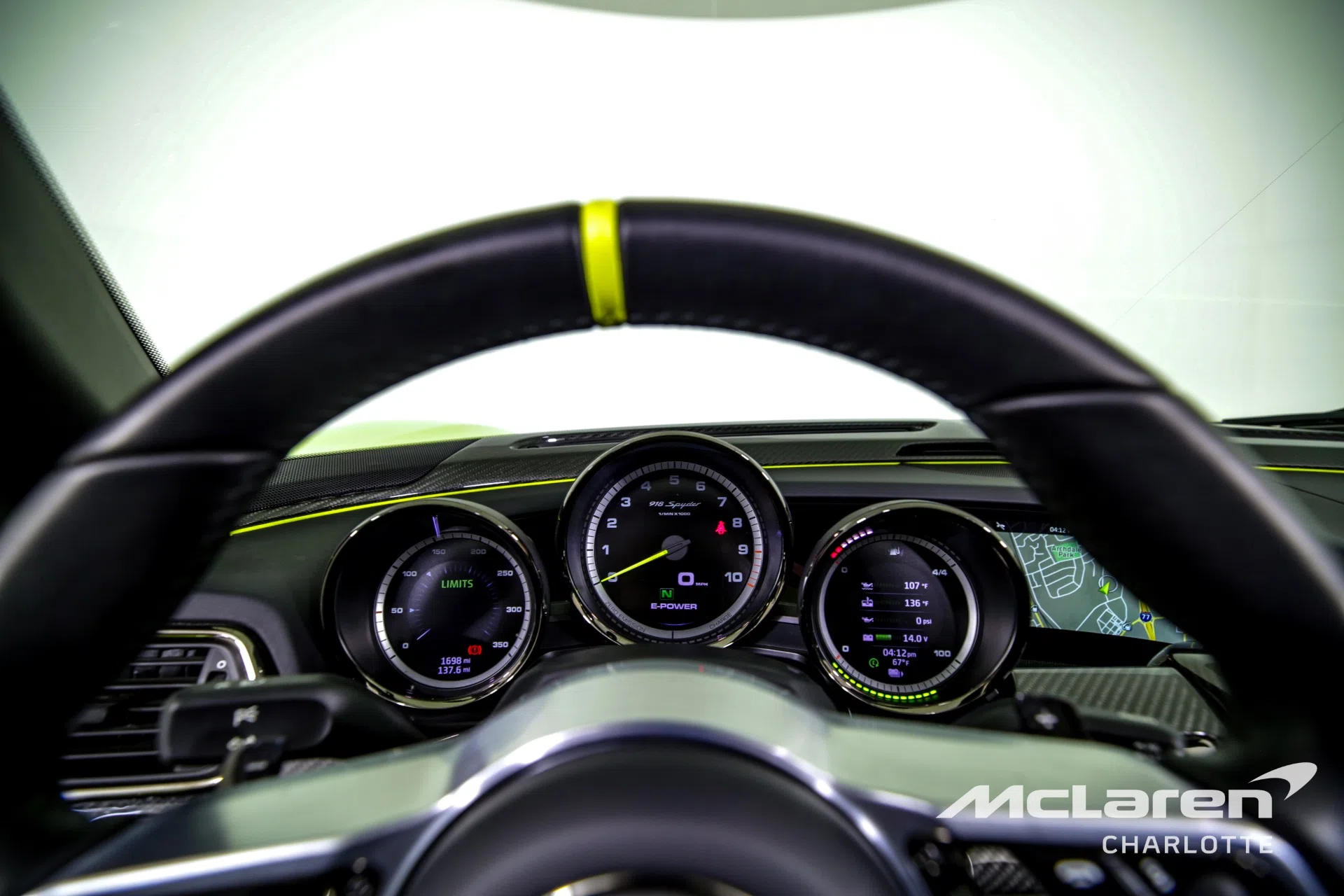 2015 Porsche 918 Spyder interior