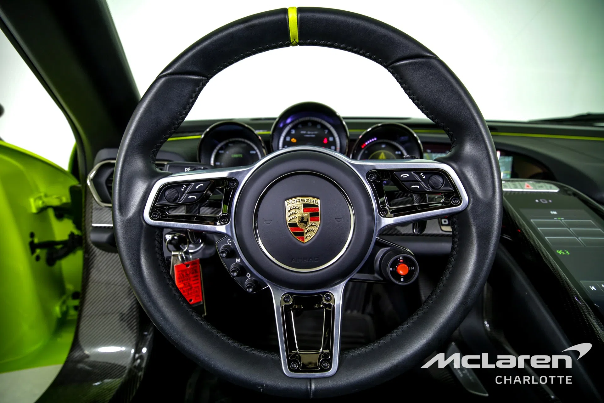 2015 Porsche 918 Spyder interior
