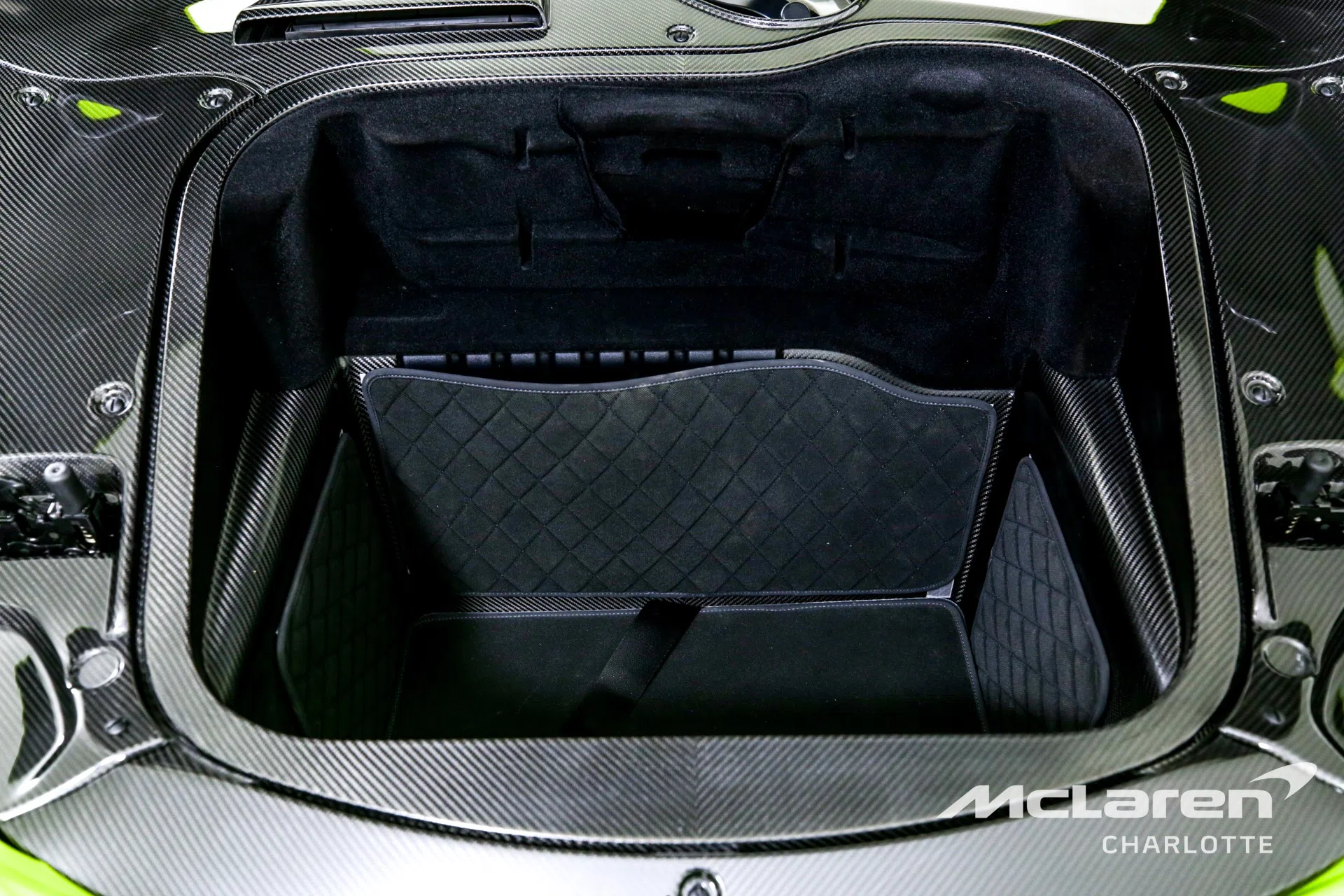 2015 Porsche 918 Spyder trunk
