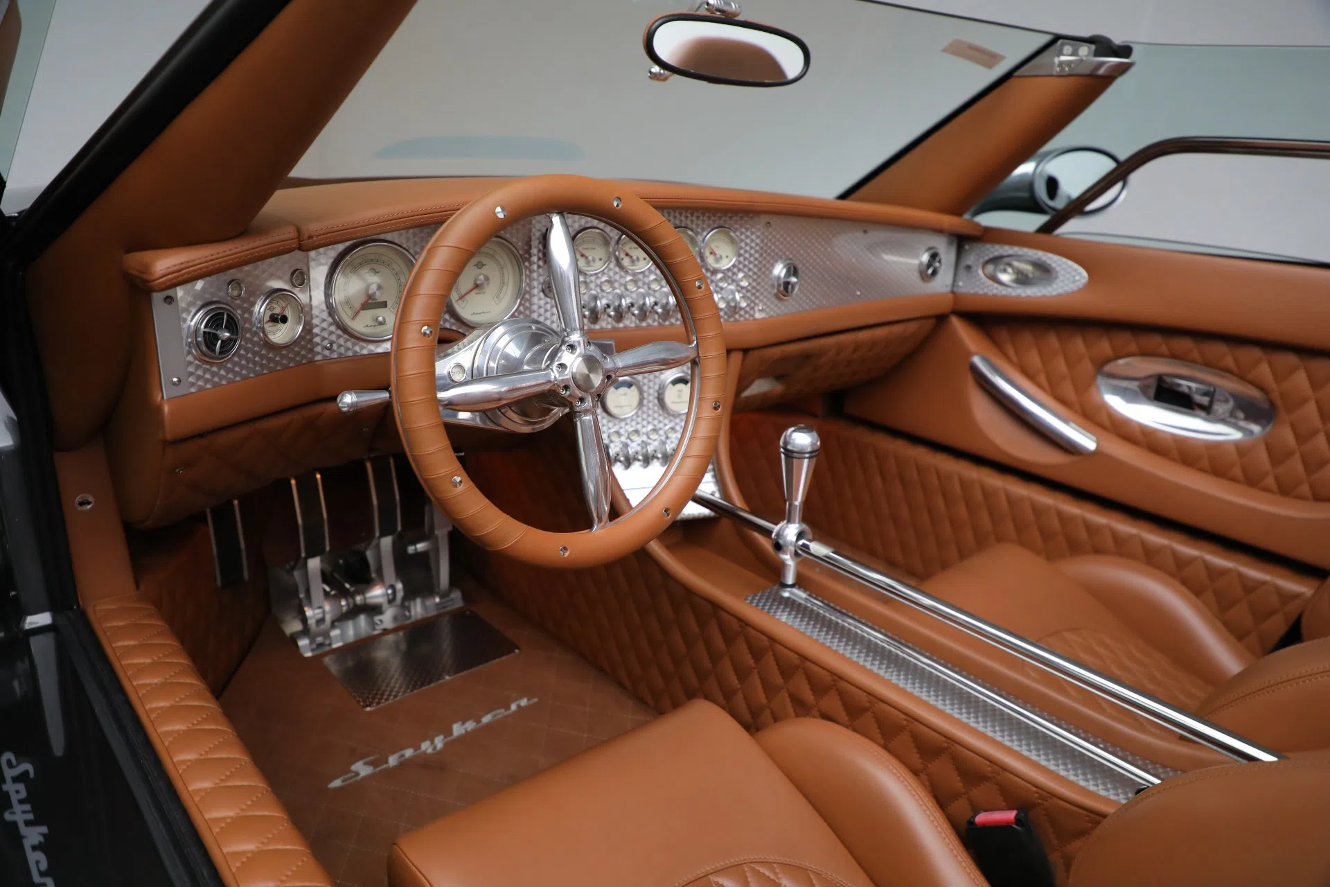 2006 Spyker C8 Spyder interior, dashboard, COGNAC