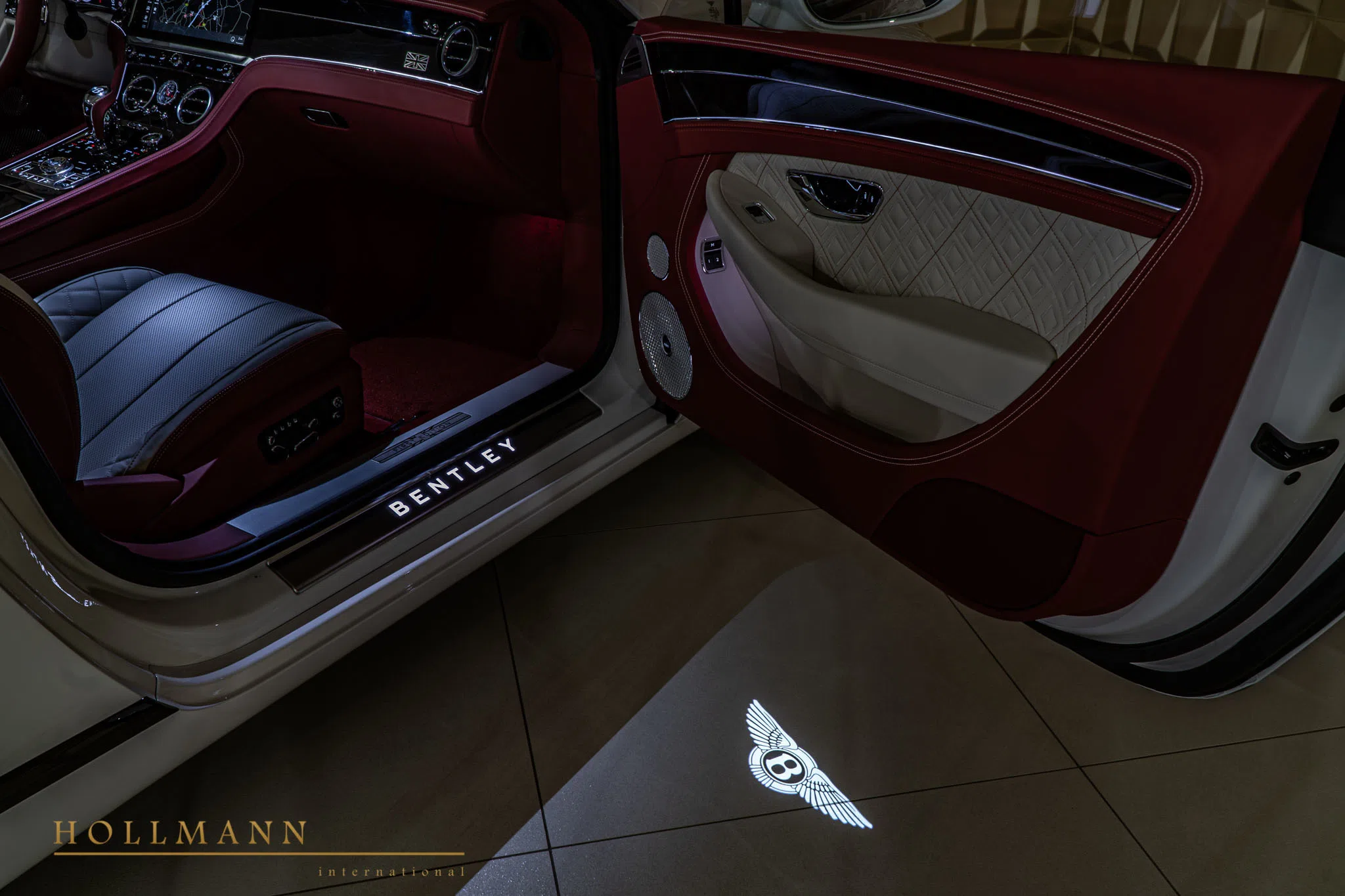 2019 Mansory Continental GTC interior, door panel, LINEN